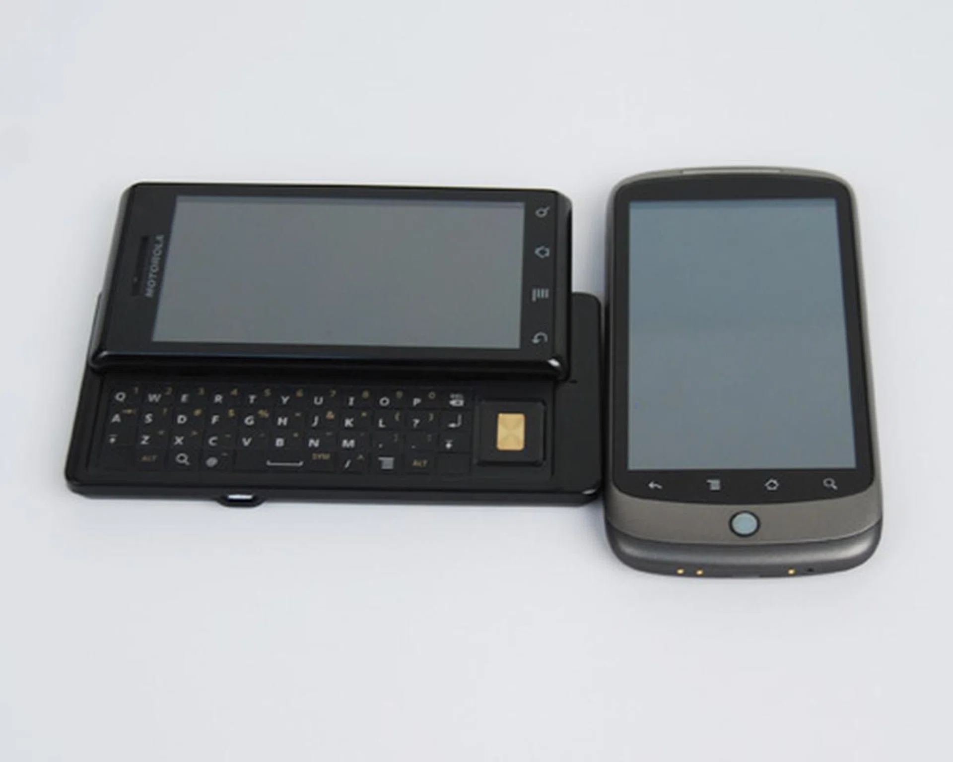 While other manufacturers are still playing catch-up, the Milestone will share the benefits of Android 2.1 with the Google Nexus One. With an exclusive tie-up to Starhub, you can expect the Milestone to be within an affordable price range, and with it, all the features you'll need in a smartphone.