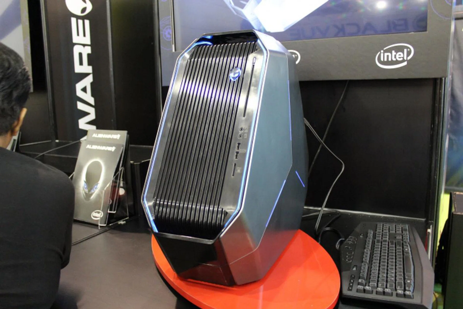 The Alienware Area-51 is a desktop machine which has two variations, one with a NVIDIA GeForce  GTX 770 in SLI and another with a NVIDIA GeForce GTX Titan Z. Both feature the newly released DDR4 RAM modules. The specs are similar with both systems having an Intel Core i7-5820K processor, 16GB DDR4 RAM, 2TB HDD (the Titan Z model also has a 128GB SSD) and of course, the new Triad design. It’s $4,999 for the Titan Z version and $3,999 for the one with the NVIDIA GeForce GTX 770 SLI.