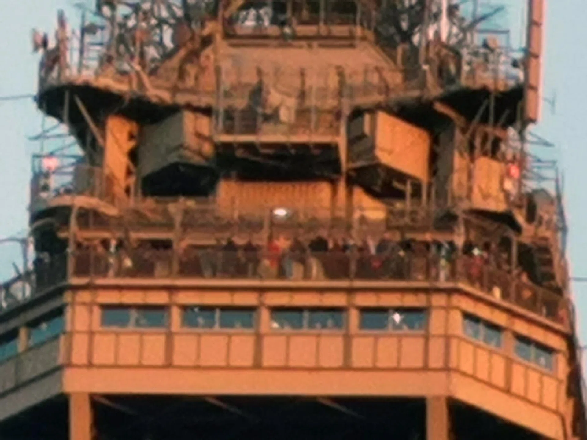 f/3.4, 1343mm (50x digital zoom), ISO50, 1/100 sec