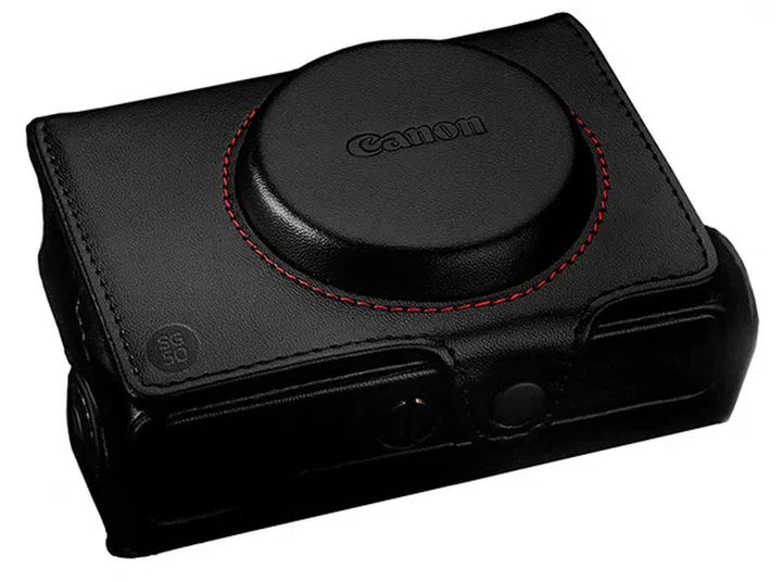 The limited edition PowerShot G7 X comes with a matching camera case.