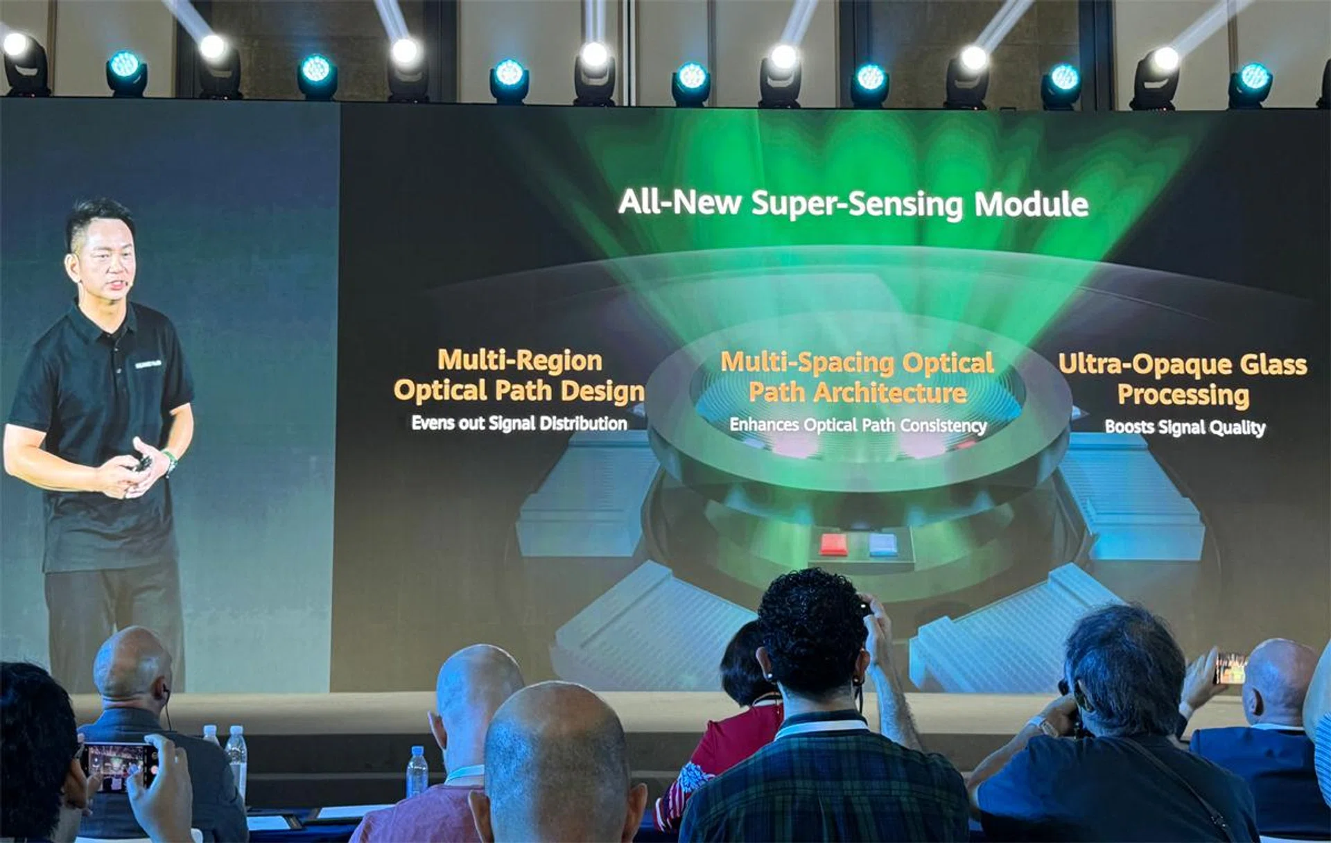 It's not just pure algorithms and harvesting of health data, but also the provision of better hardware that helps with more accurate readings via TruSense. Image: HWZ.