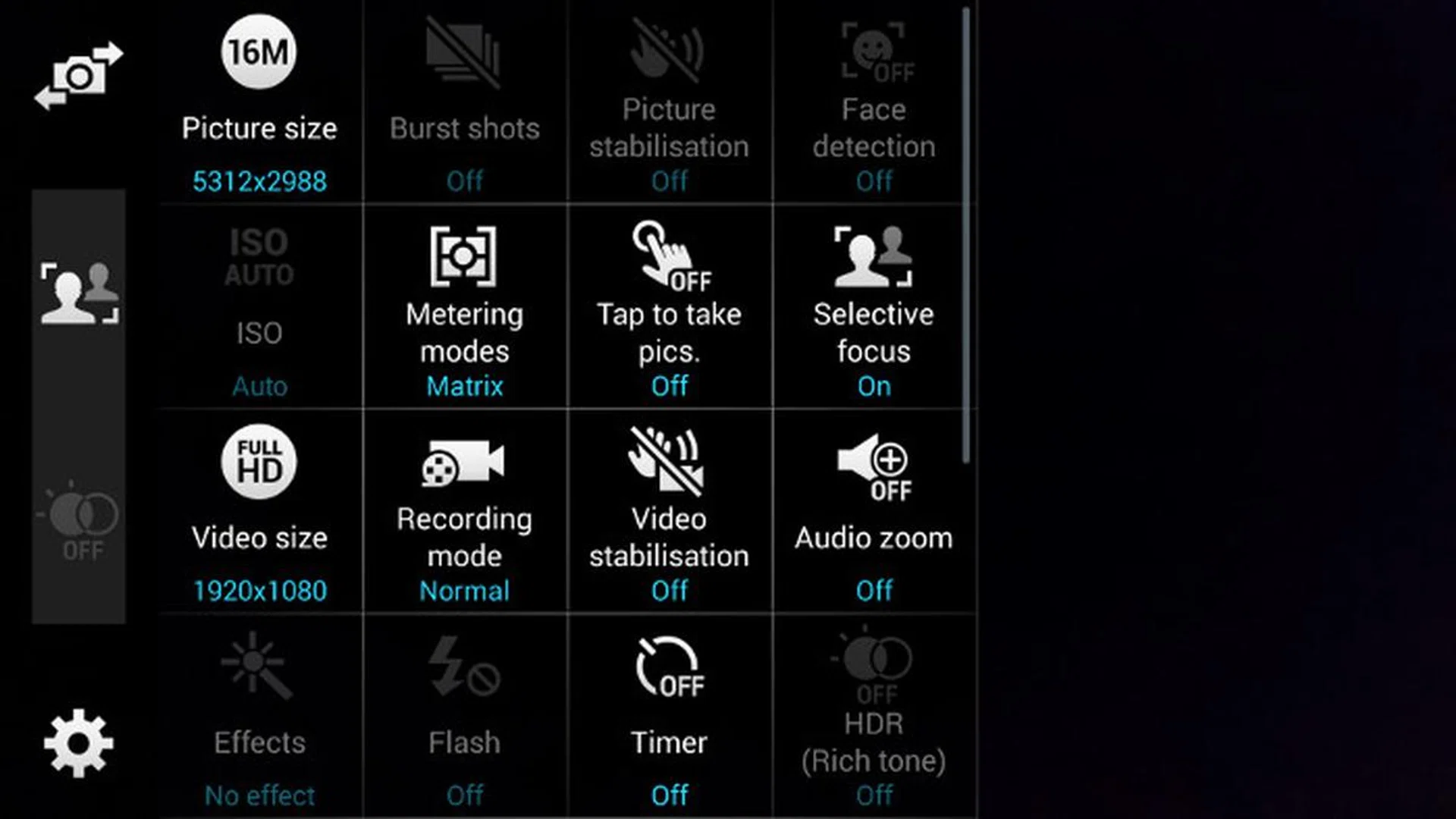 The shooting settings are all displayed on-screen so you can see what's available at a glance.