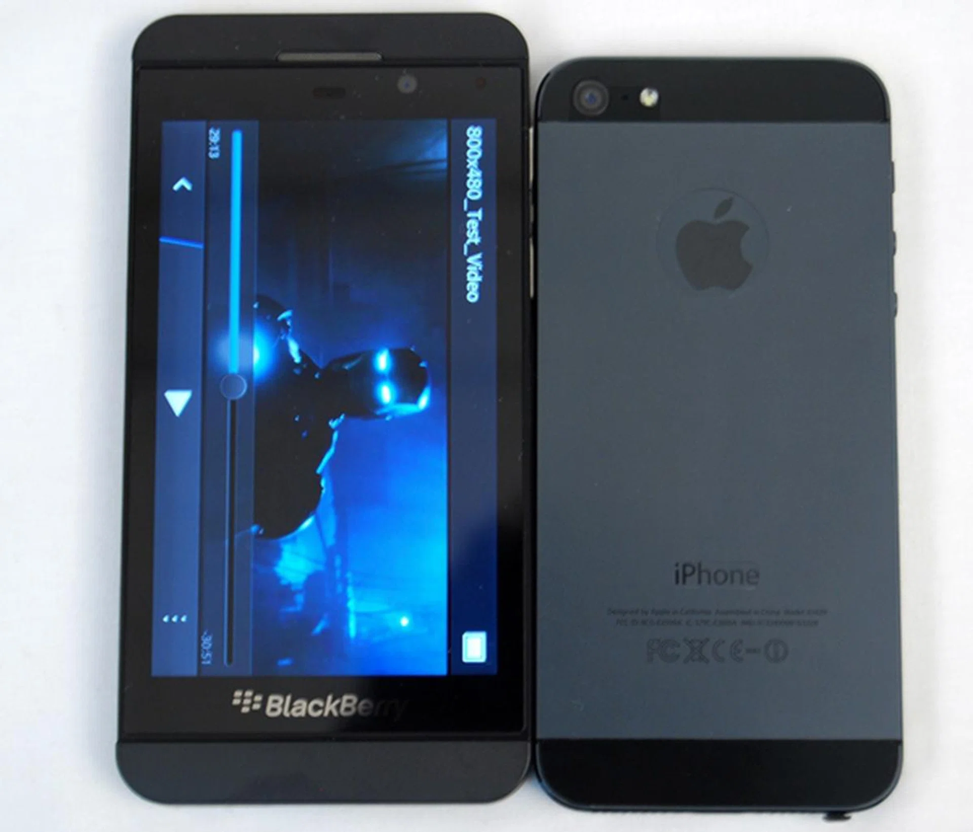 The BlackBerry Z10 and Apple iPhone 5 have a similar design language that we won't be surprised if Apple sues BlackBerry for infringing on its design patent(s).