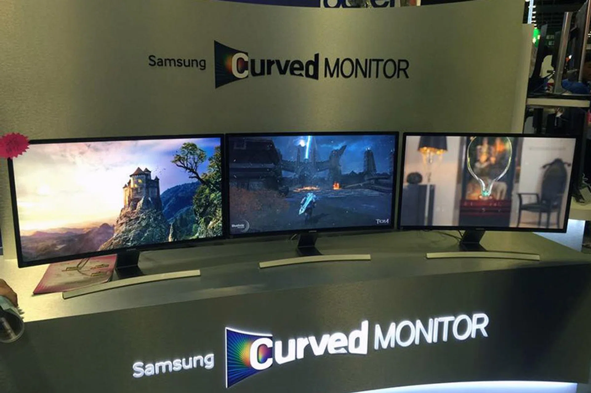 Anyone looking for a curved monitor? Samsung's 1080p S27D590CS is going for $498 at the IT Show. This monitor supports DisplayPort, D-Sub, as well as HDMI 1.4.