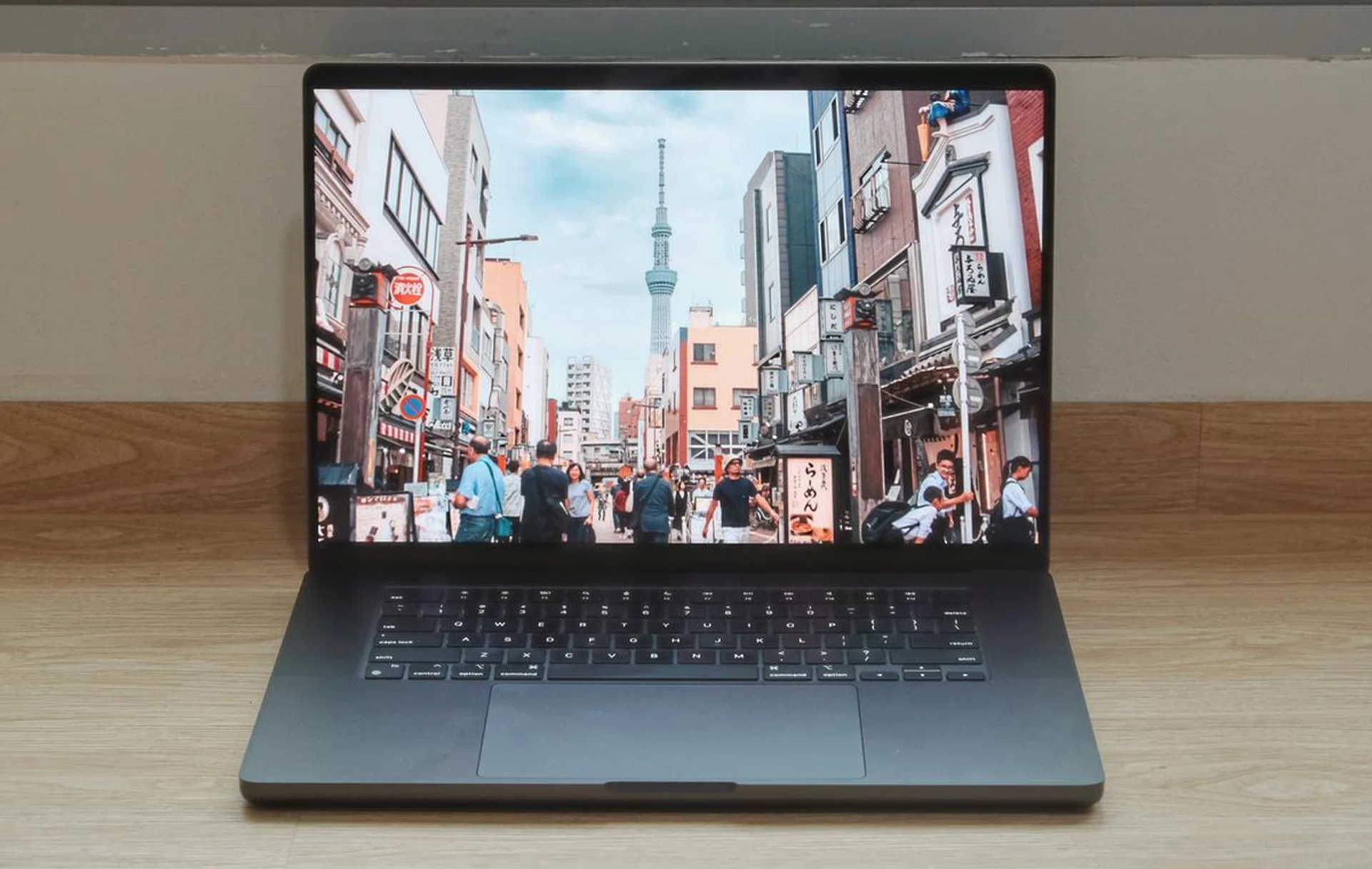 Barely 10 months on and we have a new MacBook Pro. This is the 16-inch MacBook Pro with the new M3 Max chip.