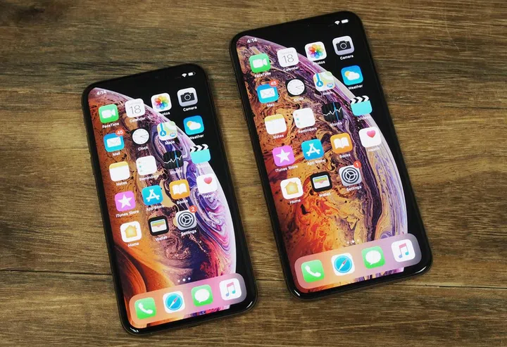 The Apple iPhone XS and XS Max.