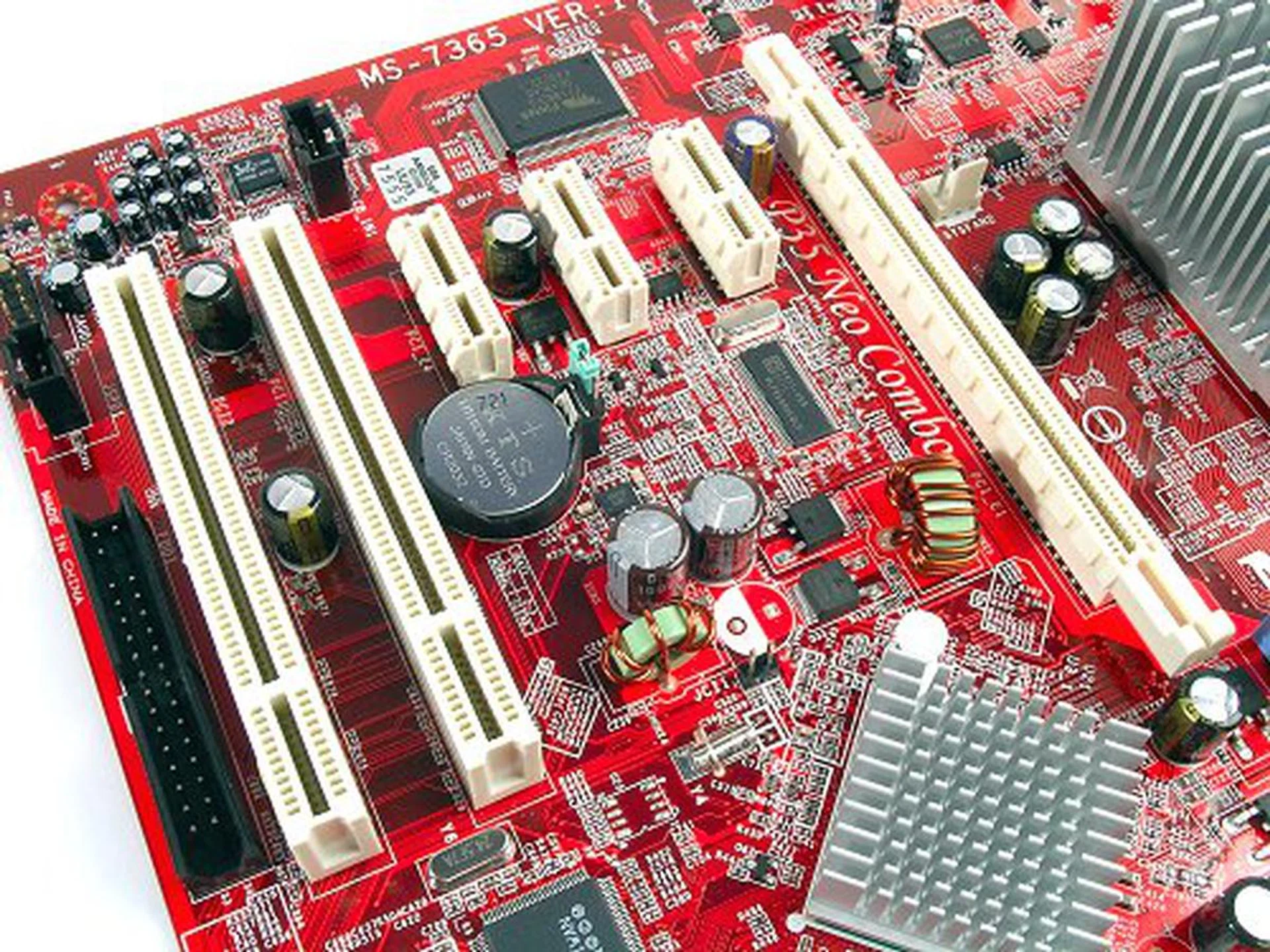 Expansion slots include two PCI, three PCIe x1 and one PCIe x16.