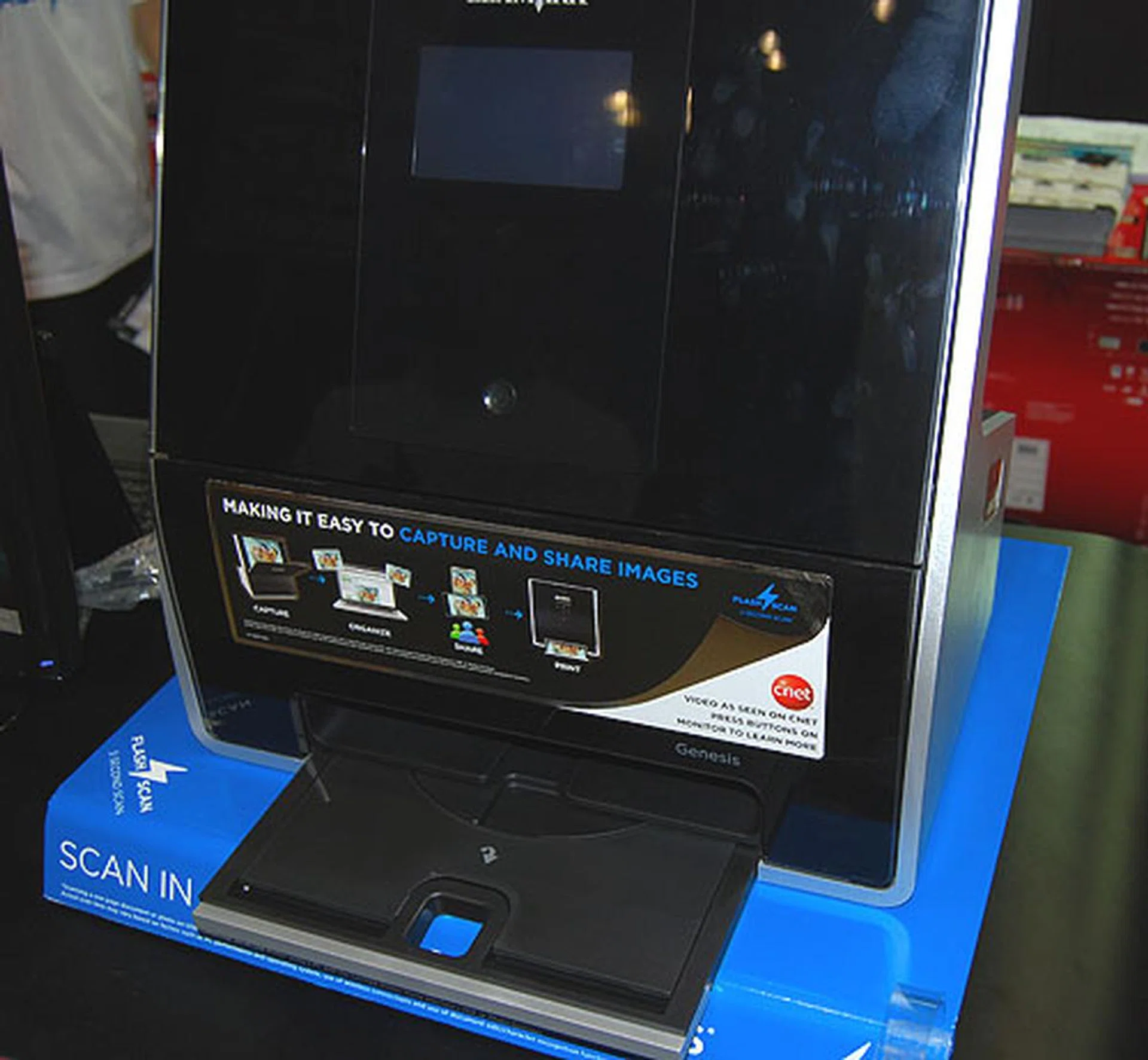 The Genesis S815 is a 4-in-1 color inkjet at heart, though it comes with Lexmark's new Flash Scan feature. It's rated at 33 ppm for mono and 30 ppm for color. There's also Wireless N functionality on this new product, which is going for $499 at the IT Show. 