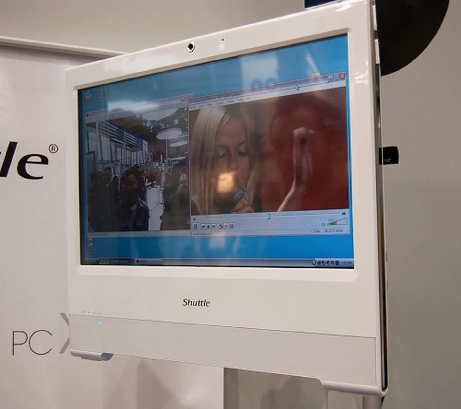  Shuttle too was getting in on the all-in-one PC business with the new X50. Highlights include a 15.6-inch touch-screen, an Intel Atom 330 dual-core processors, 1GB of DDR2 memory, 160GB HDD, 802.11b/g/n WiFi, 1.3MP webcam and a card-reader. Available in black and white colors.  
