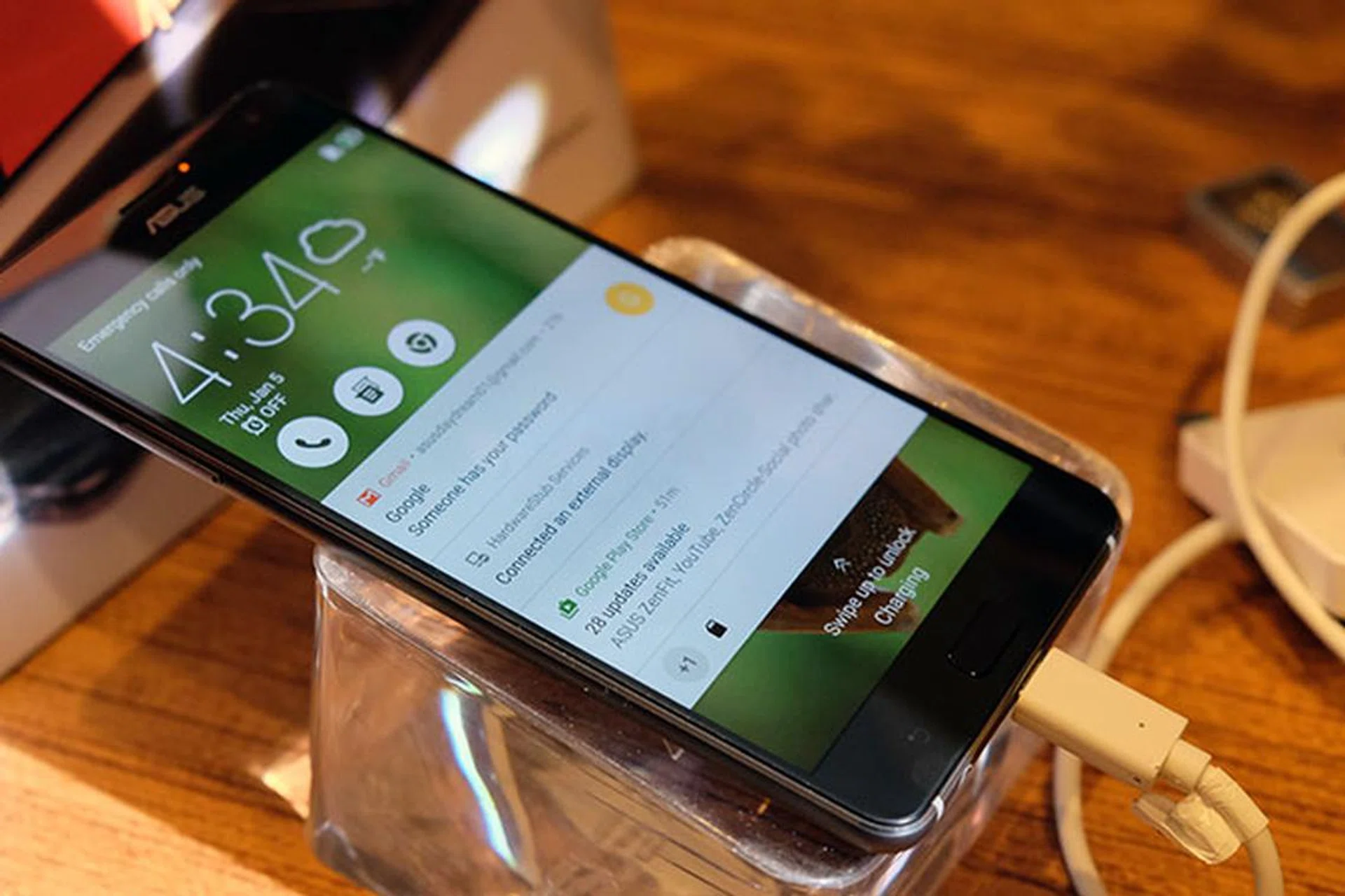 ASUS ZenFone AR