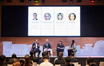 Lee Yee Fung, Executive Director, ICM and Digitalisation, Enterprise SG Chee Chin Young, Founder, Fun Learners School, Tan Shue Ying, Social Media Executive, FotoHub, Wendy Ng, New Business Sales Lead for SEA   & SAF, Google Singapore