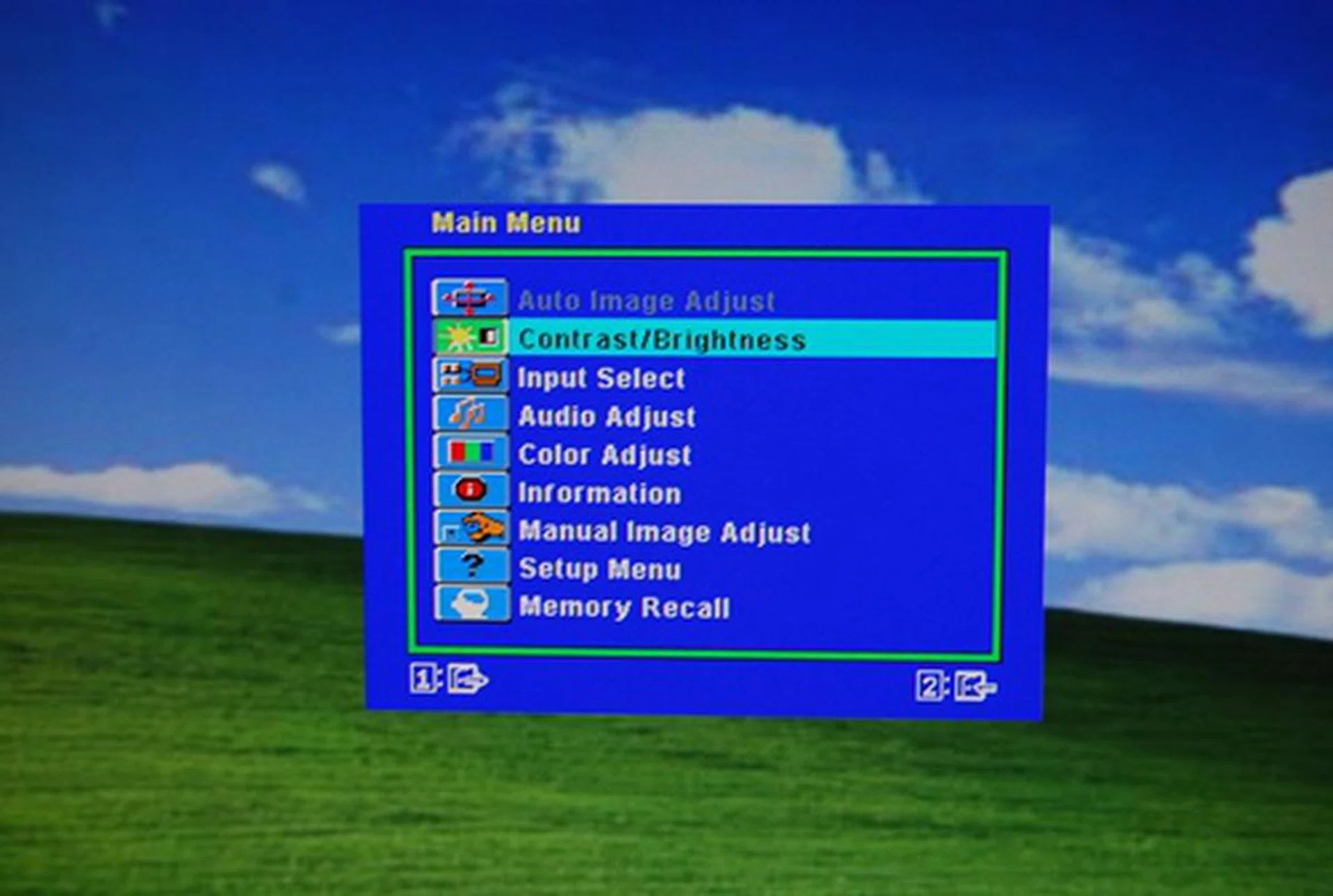 The menu interface is lackluster, but serves its purpose. Do note that the Dynamic Contrast option is found under Manual Image Adjust.