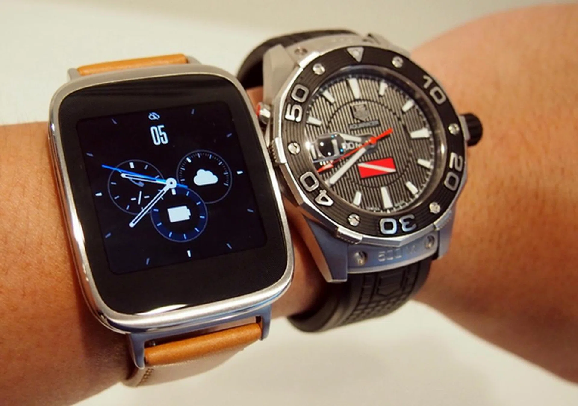 The ASUS Zen Watch can hold its own against the traditional watch in terms of aesthetics. 
