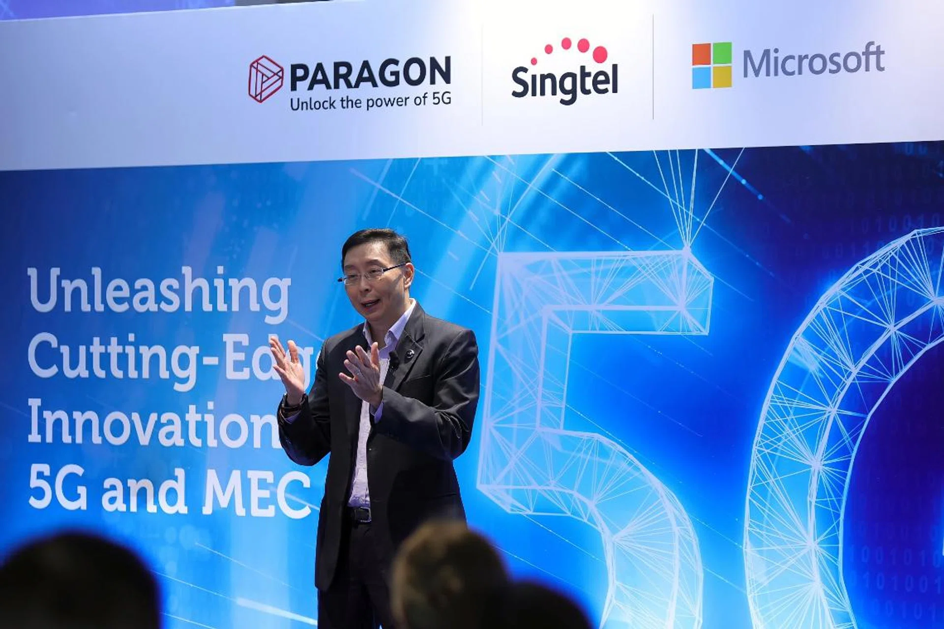 Bill Chang, Chief Executive Officer, Group Enterprise and Regional Data Centre Business, Singtel, sharing how Singtel has been steadily building its public edge product ecosystem with its partners. Now with Singtel 5G and Paragon, and Microsoft Azure public MEC, customers can rapidly develop, test and deploy 5G applications such as autonomous guided vehicles, drones, immersive virtual reality and real-time digital twin use cases. Image source: Singtel. 