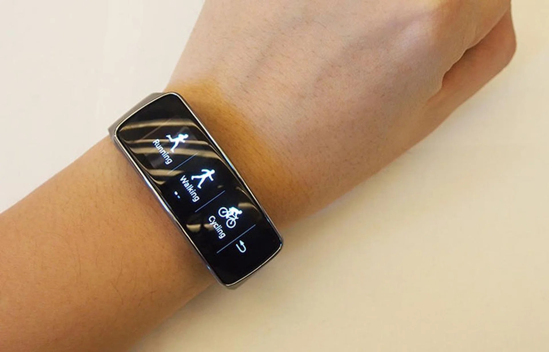 Pre-installed fitness apps include workouts for walking, running and cycling.