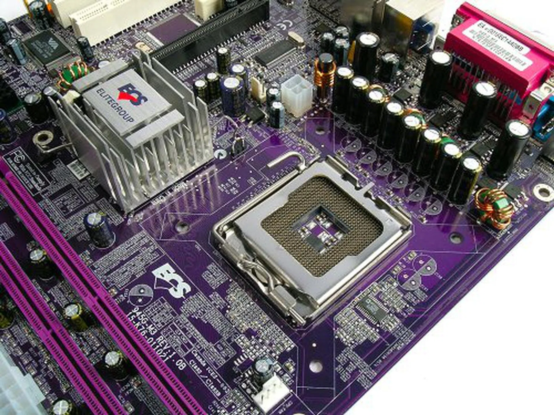 ECS 945G-M3 (Intel 945G Express, Viiv Ready) | HardwareZone Singapore
