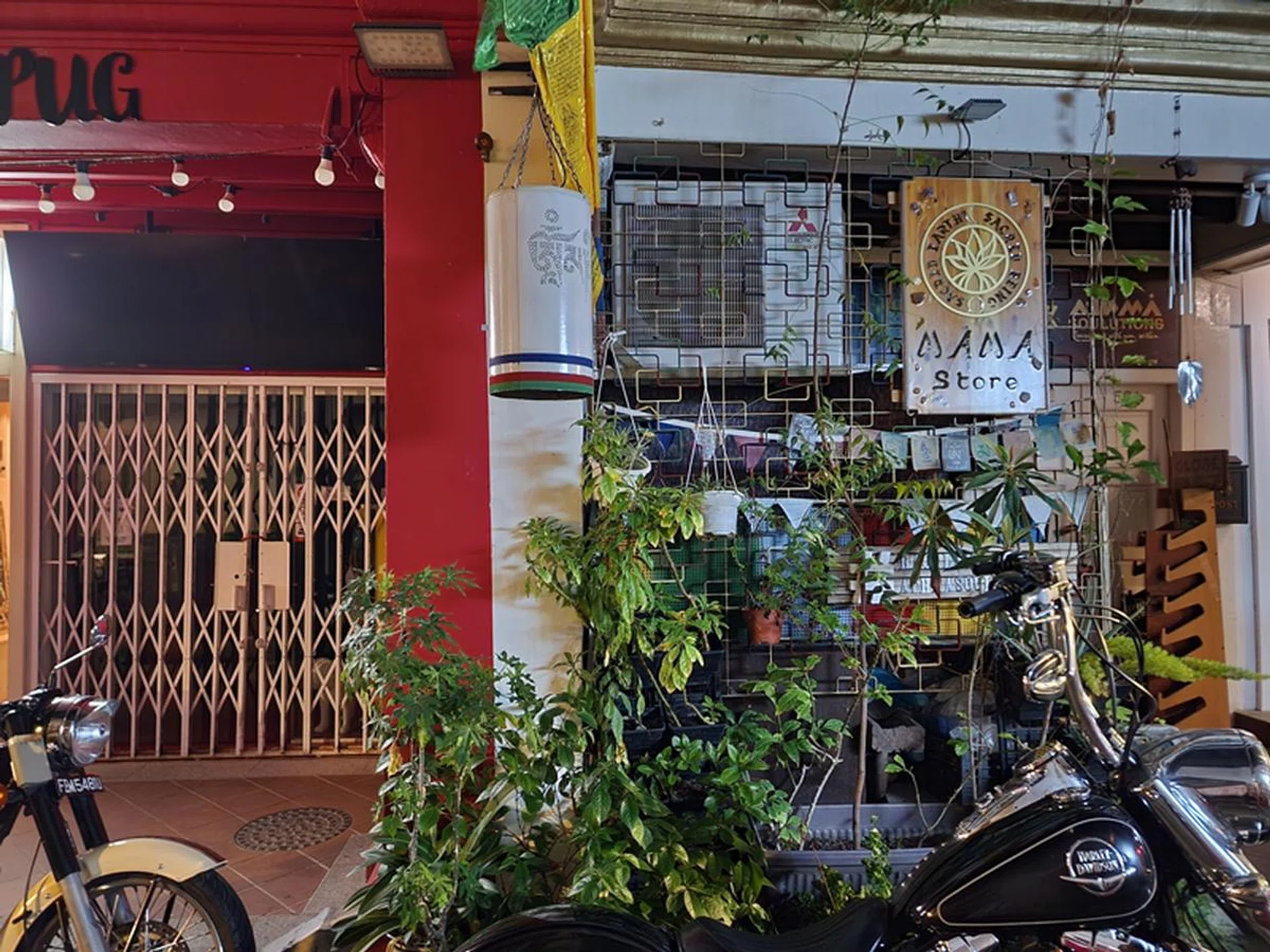 Galaxy S22 Ultra for comparison.