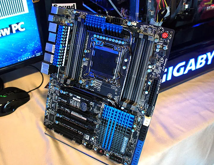 The Gigabyte GA-X79S-UP5 -WIFI.