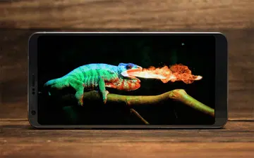 The LG G6 comes with a 5.7-inch IPS LCD display. 