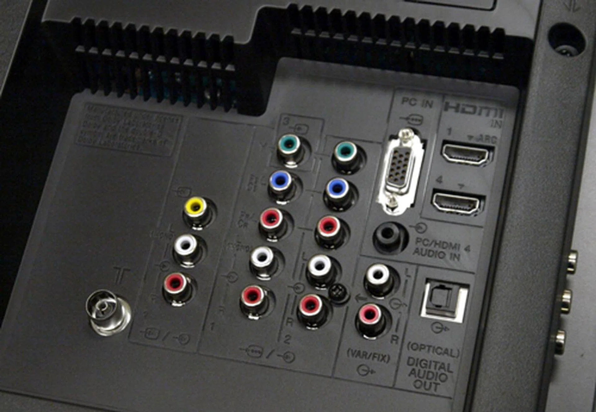 It might be a budget display, but this HDTV has almost all the necessary connectors to please the AV junkie. Apart from a VGA input, you'll also discover two HDMI and two component ports behind.