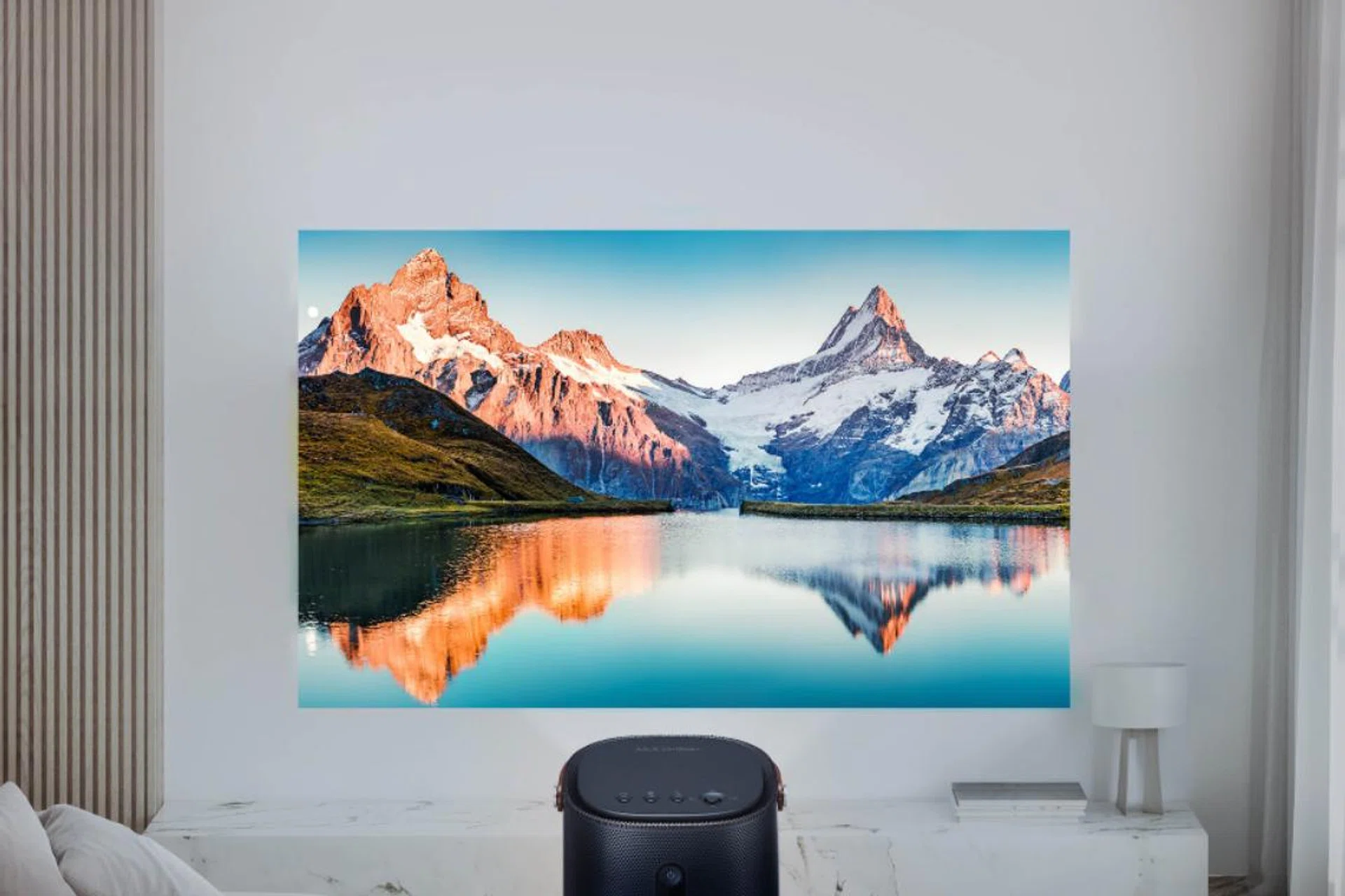 The ASUS ZenBeam L2  is a short-throw projector. Image source: ASUS. 