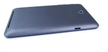 The blue and gray model of the MeMO Pad HD 7 have a matte back surface, which is less likely to be marred by fingerprints and smudges.