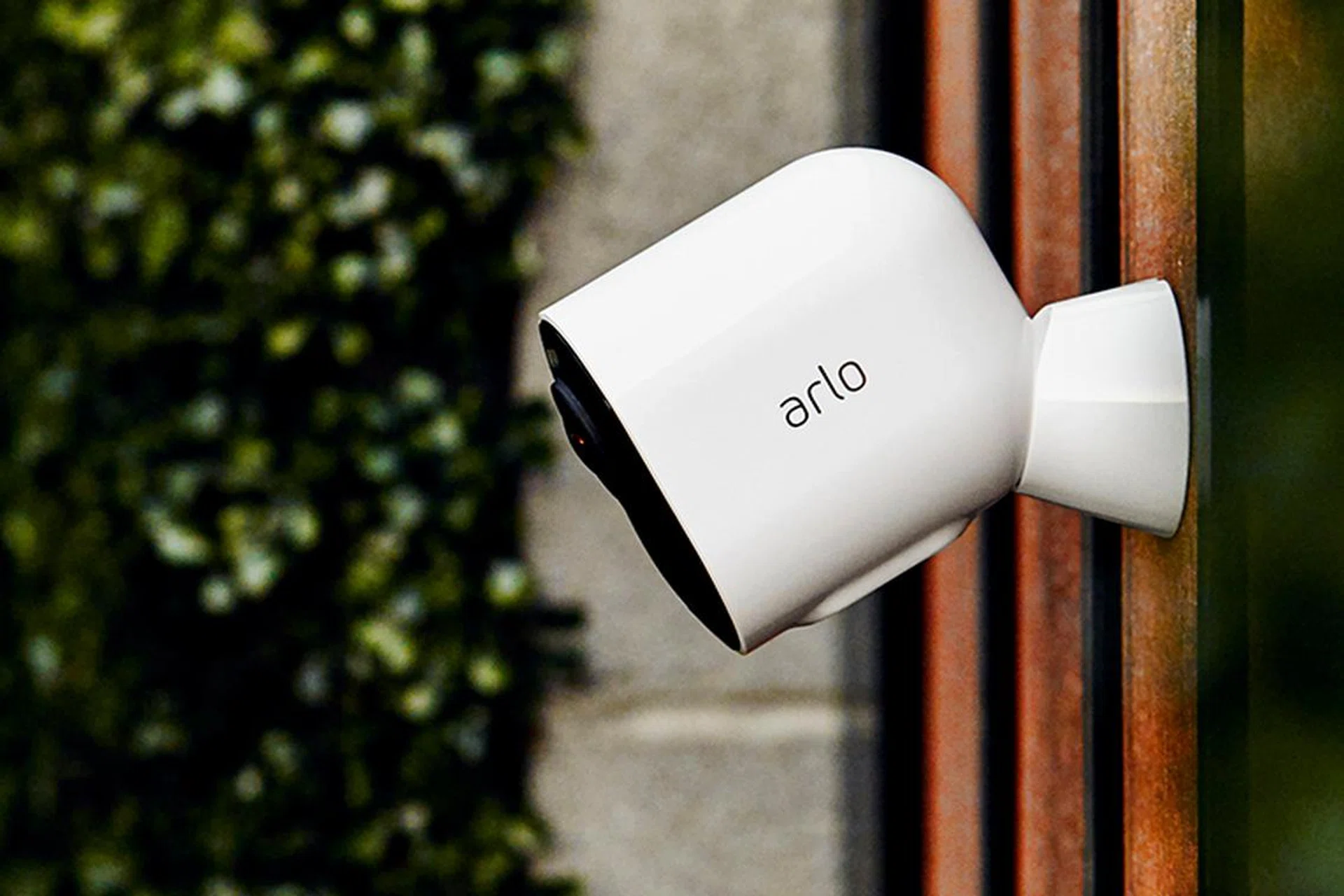 The Arlo Ultra can be positioned freely as long as it is within Wi-Fi range. (Image source: Arlo)