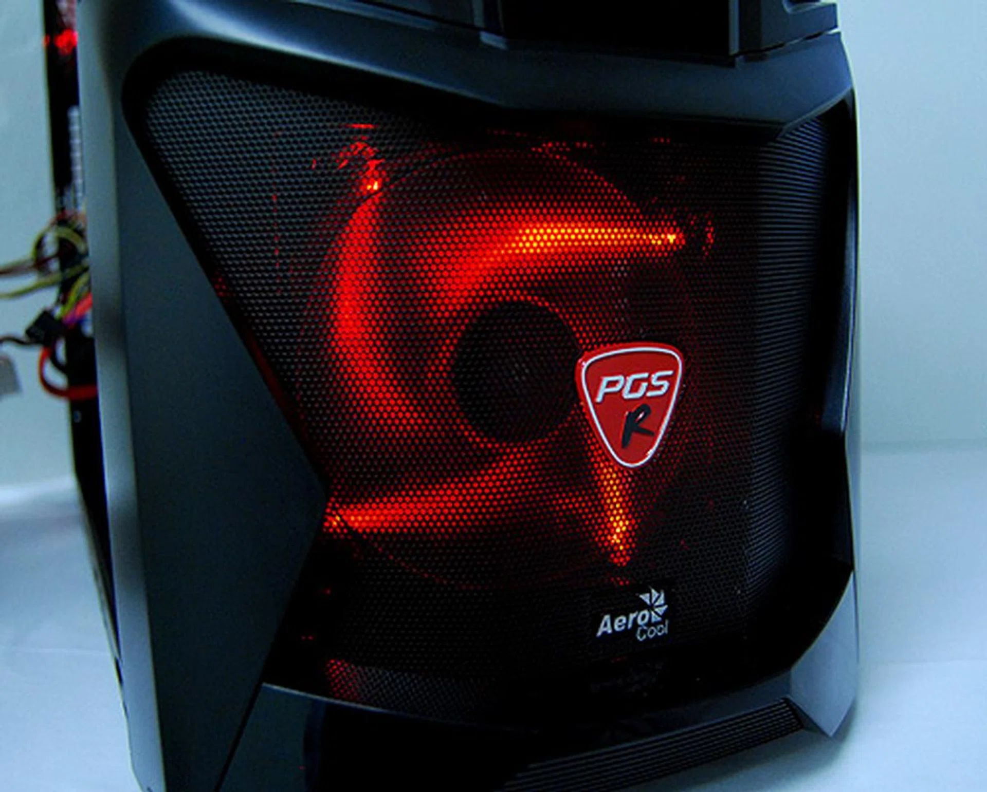 The Cyborg X has a front 120mm fan with red LED lights. It looks really cool and complements the casings black color scheme. However, there's no switch to turn the lights off.