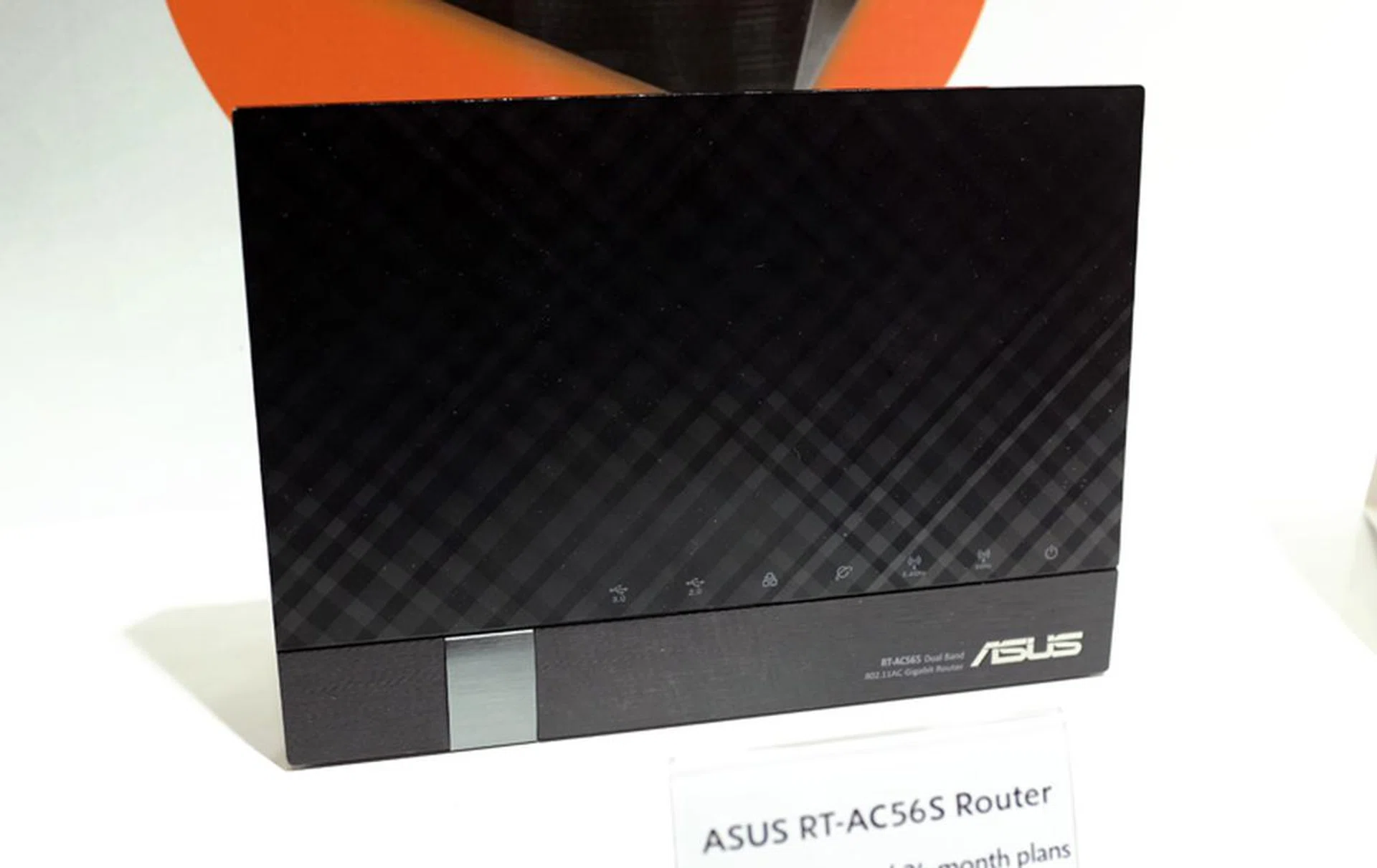 Sign up for a 1Gbps fiber broadband plan at M1 at the IT Show for just $49/month and get $200 off any smartphone, free 24 months Static IP subscription, no BitTorrent throttling and a free ASUS RT-AC56S router (worth $209).