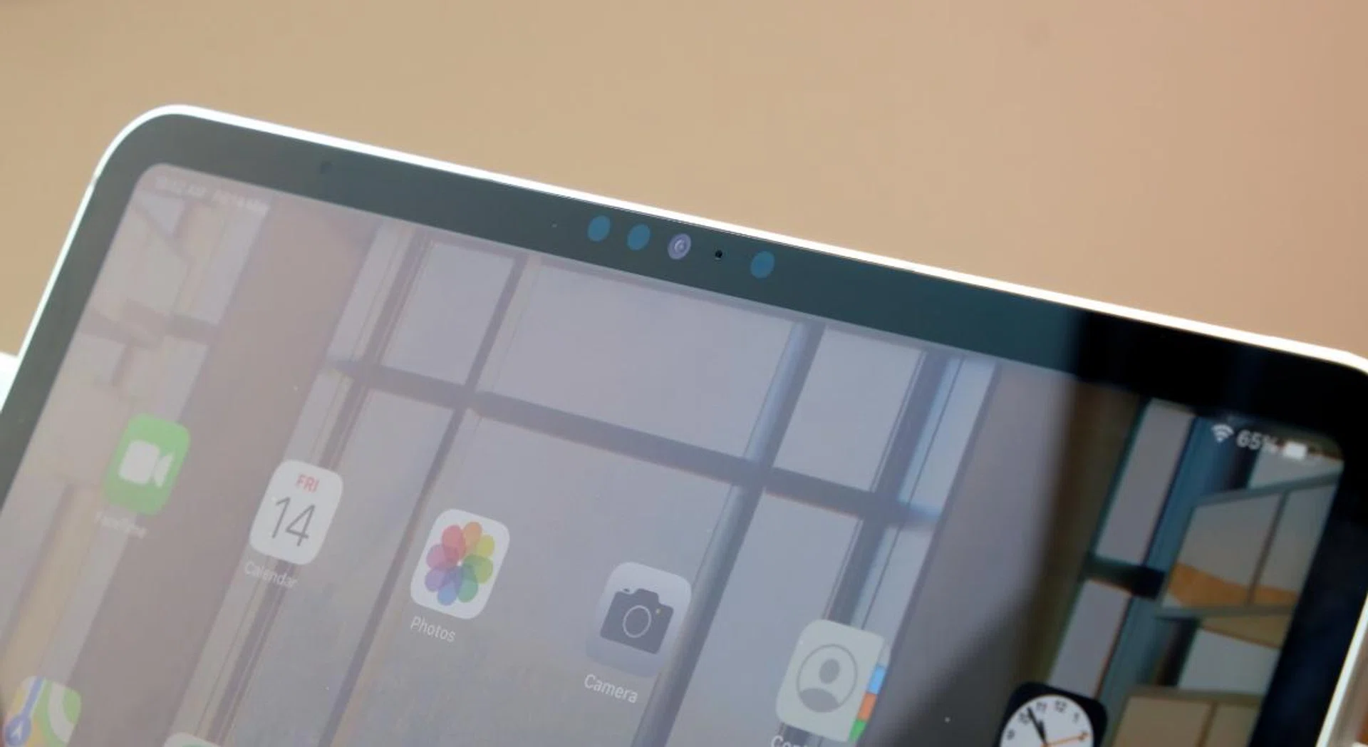 The front-facing camera now has a wide 122° field of view.