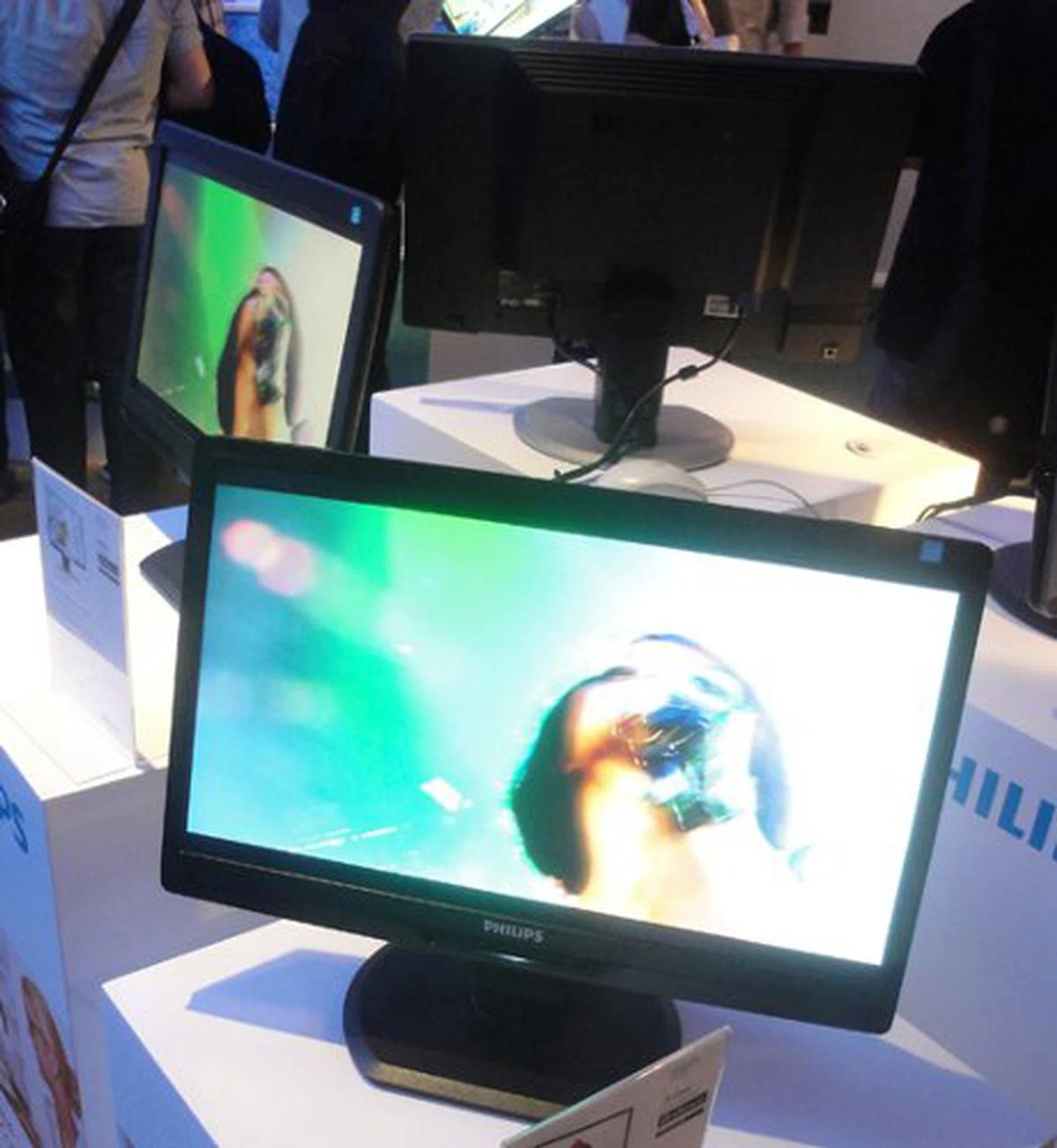 The S line is targeted at small businesses who want a performing monitor at a low price. The 21.5-inch 221S3LSB is EPEAT Silver certified.