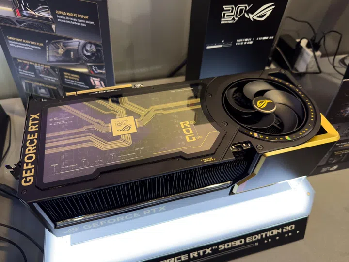 ROG Astral GeForce RTX 5090 Edition 20