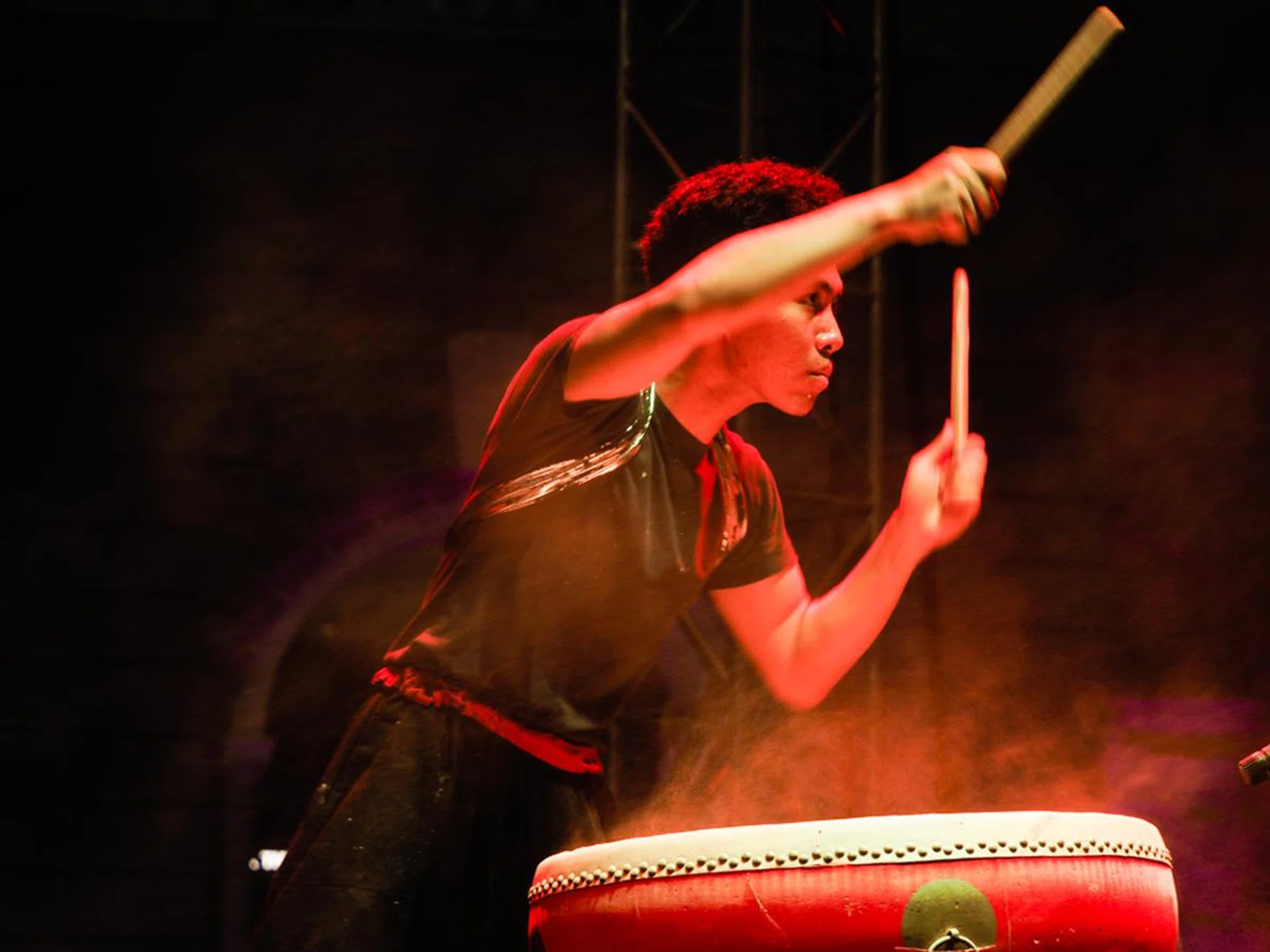 f/4 at 65mm, 1/25 sec, ISO 250. Processed in Lightroom.