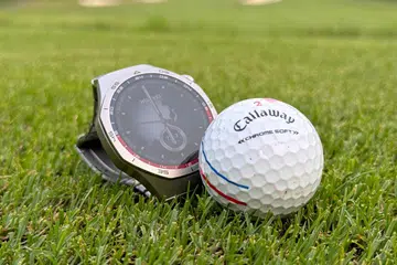 Huawei Watch GT 5 Pro (left). Photo: HWZ.