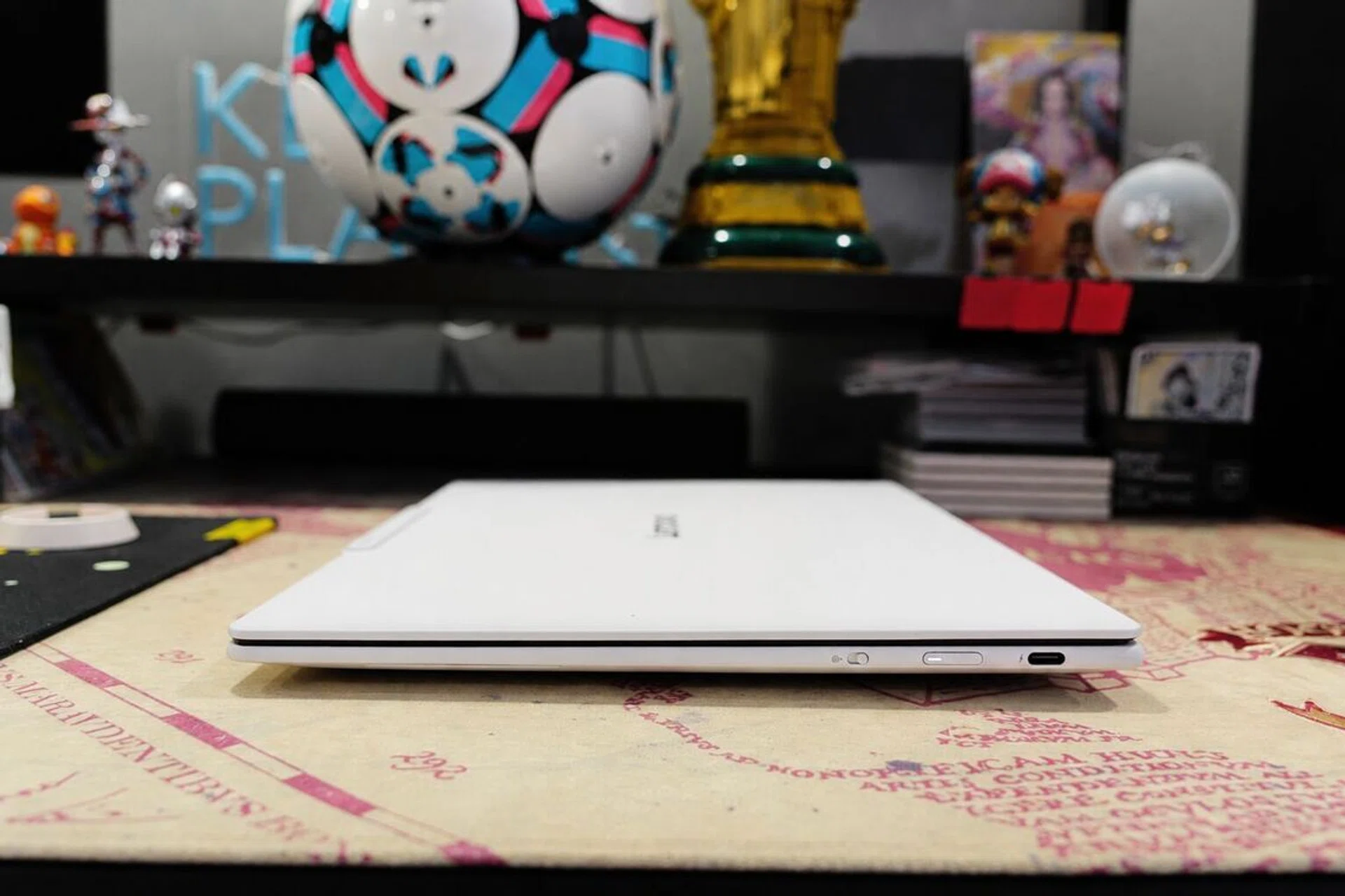 Laptop thickness