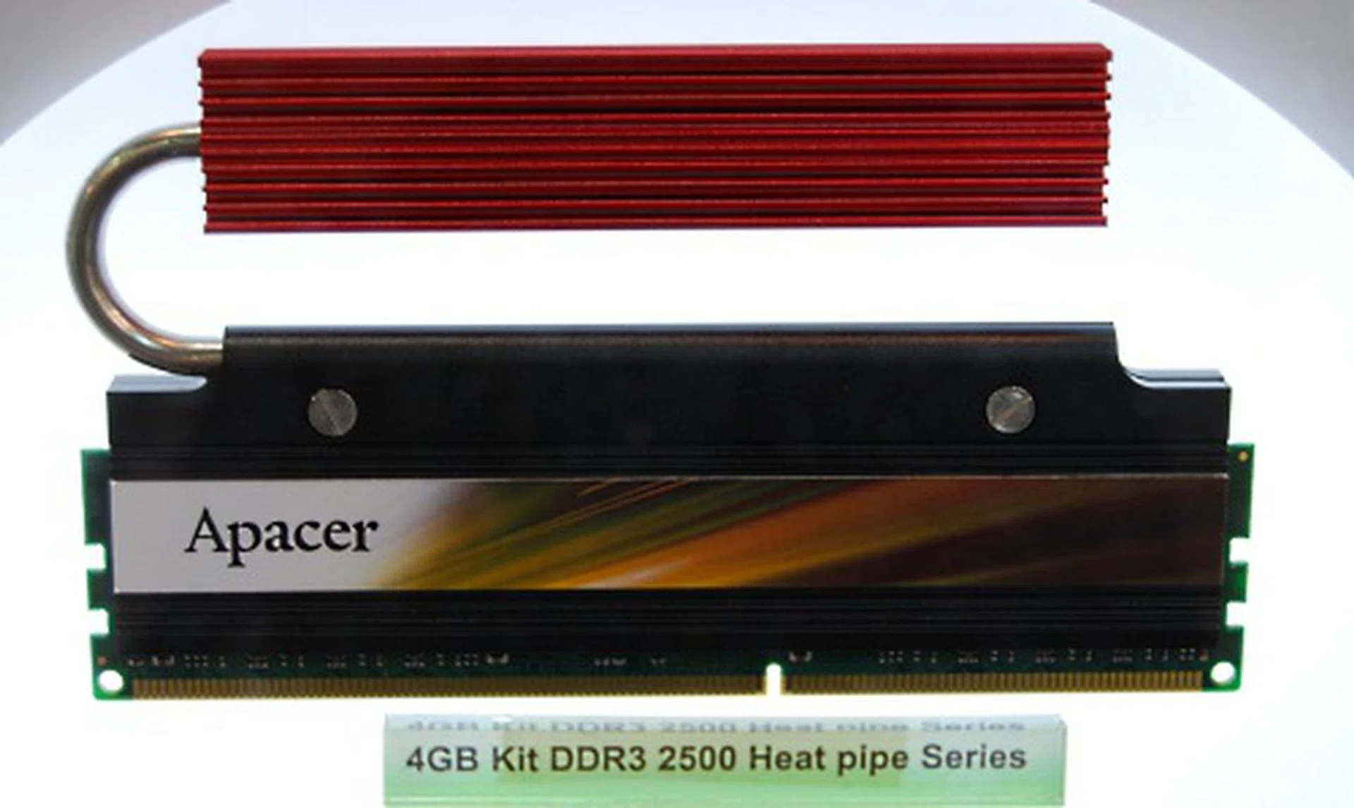 For the ultimate memory module from Apacer, this is its Heat pipe series, which has a separate heatsink connected to the memory module via a heat pipe. It's rated at a higher DDR3-2500. 