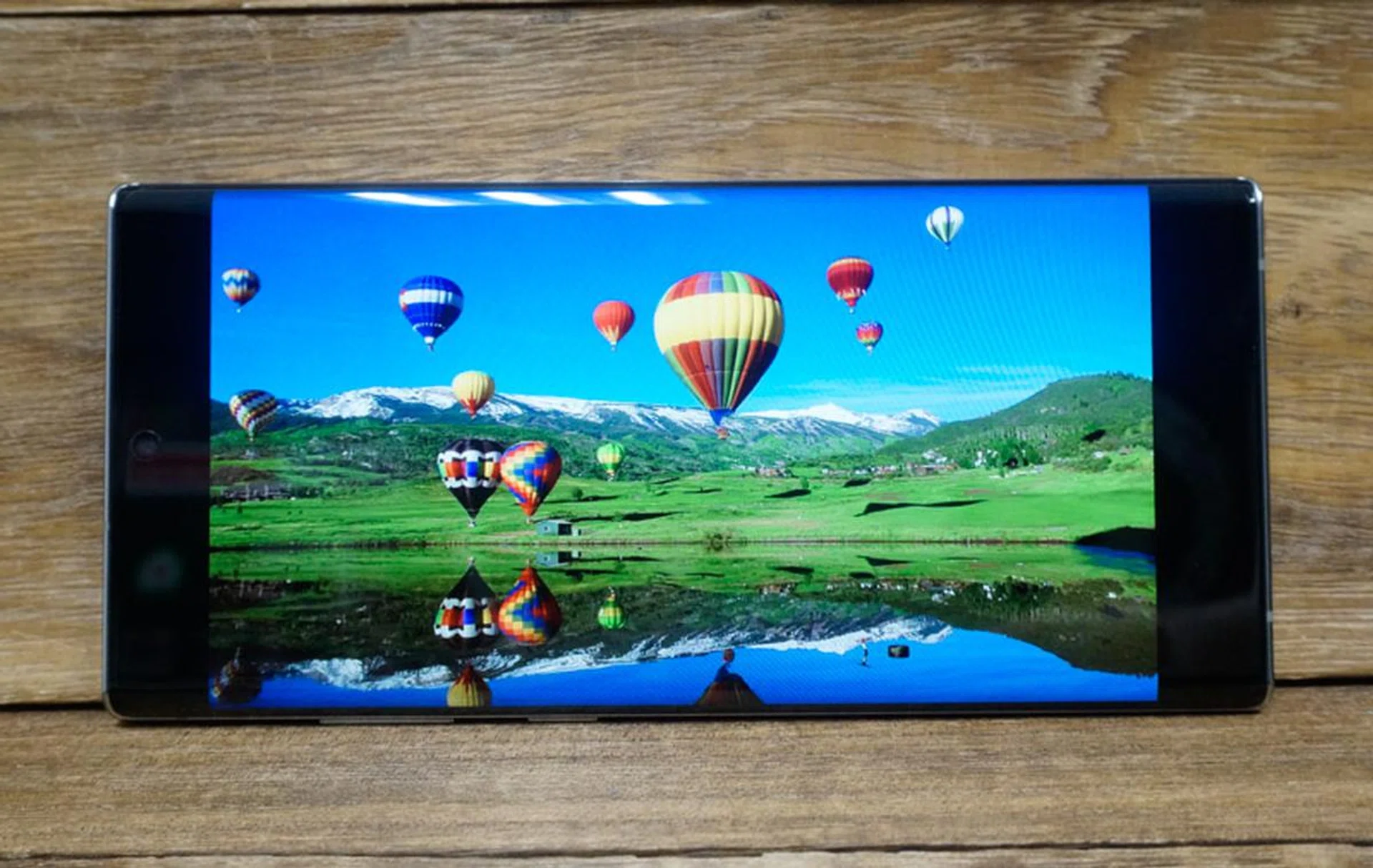 And here's the Note10+ screen. Almost identical, other than the size. 