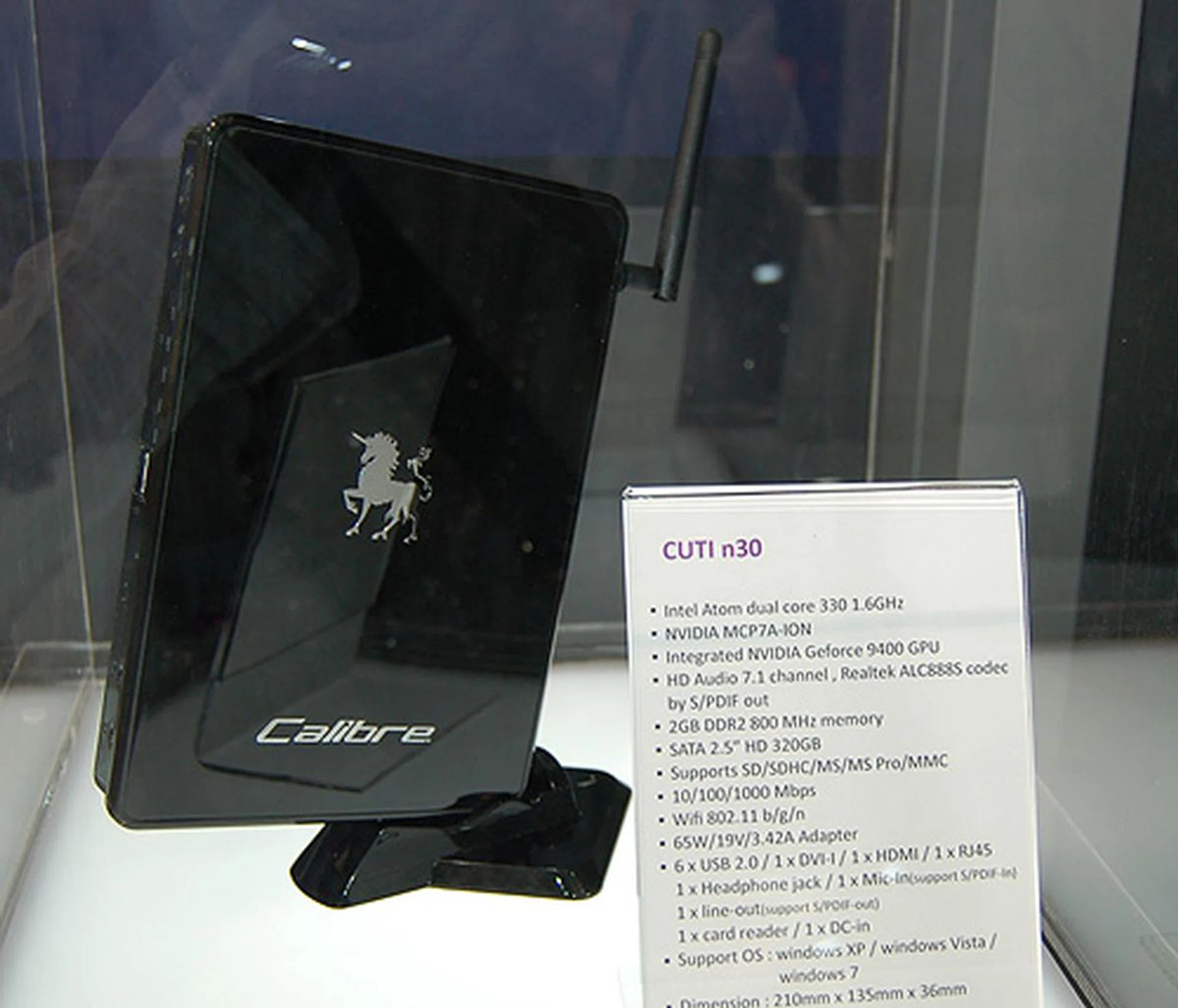 The Sparkle CUTI n30 is powered by a dual-core Atom N330 processor and uses NVIDIA's Ion chipset, which means it also has a GeForce 9400 GPU.
