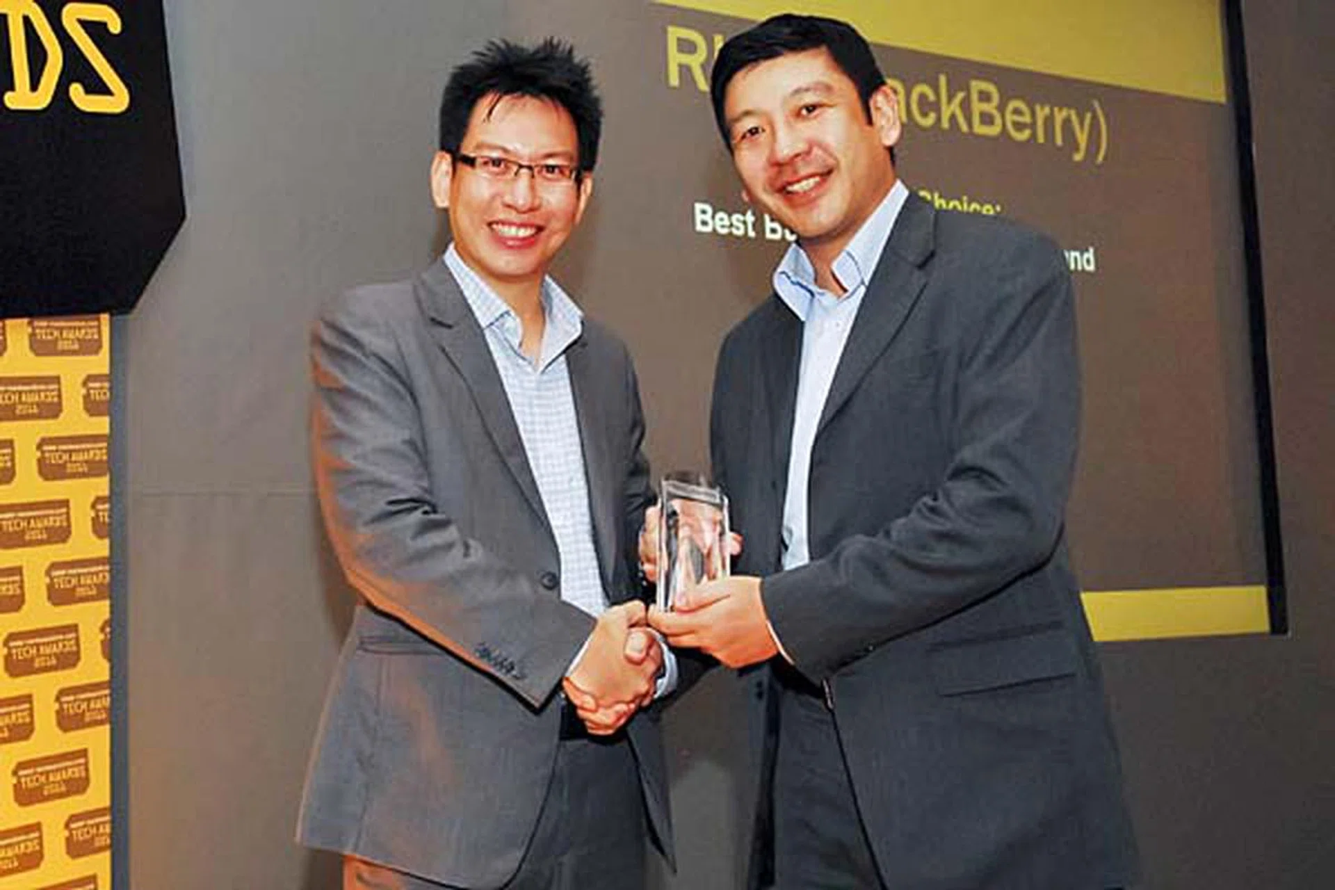 Reseach In Motion (RIM) won the Reader's Choice for Best Business Smartphone Brand for its BlackBerry series of business smartphones. Mr. John Leung, Director, Singapore & Emerging Markets, Reseach In Motion Singapore Pte. Ltd., was there to receive the award.