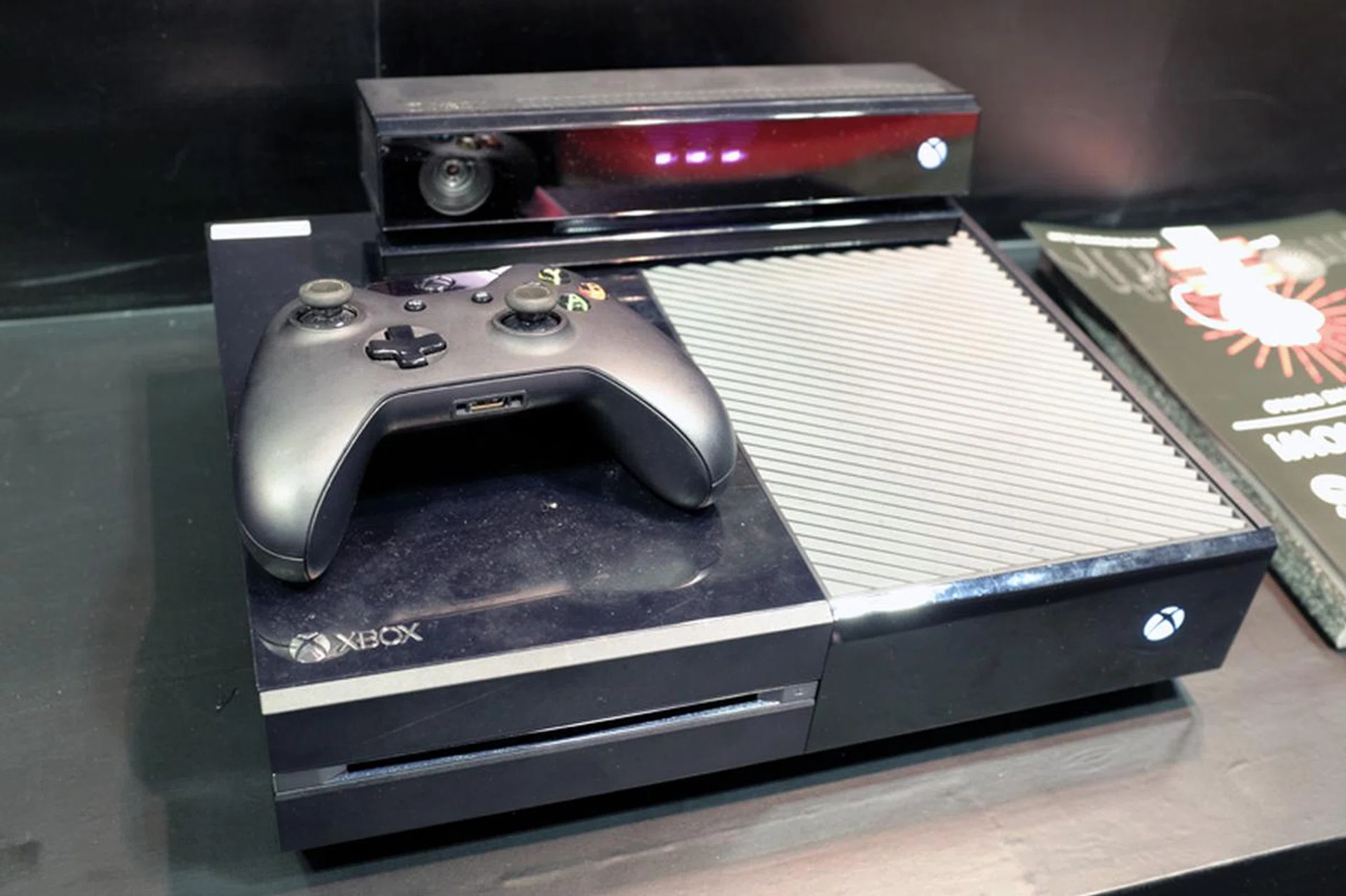 Sign up for Singapore's fastest fibre broadband plan with a blistering 2Gbps bandwidth at just $89.95/month at ViewQwest and top up $599 for an Xbox One with Kinect Special Edition Halo: The Master Chief Collection bundle (worth $739) - only available at IT Show. Or, get a free Amazon Fire HD 7 tablet or ASUS RT-AC56S router.