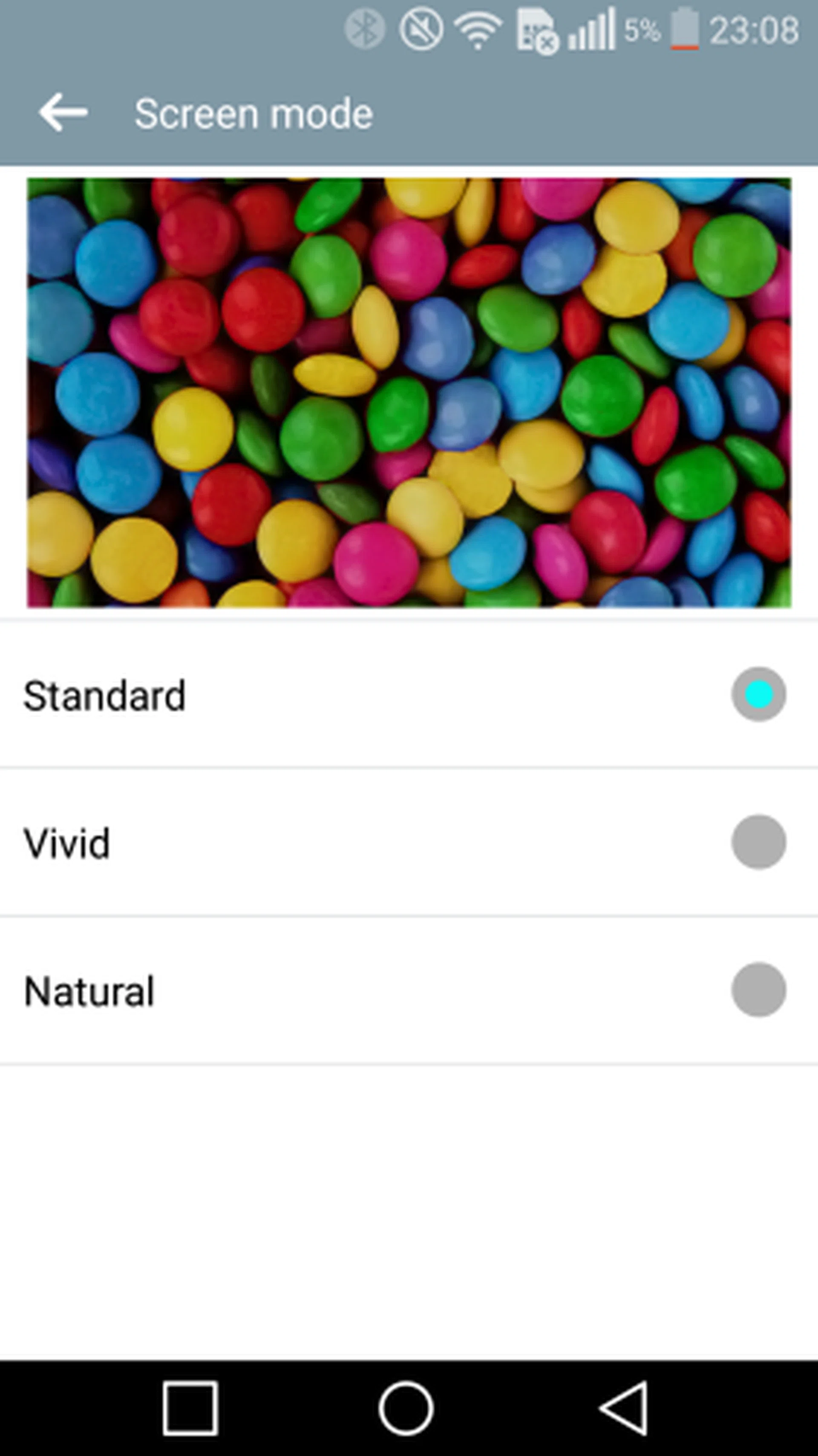 You can select one of the three screen modes on the LG G Flex 2. This can be accessed via Settings > Display > Screen Mode.