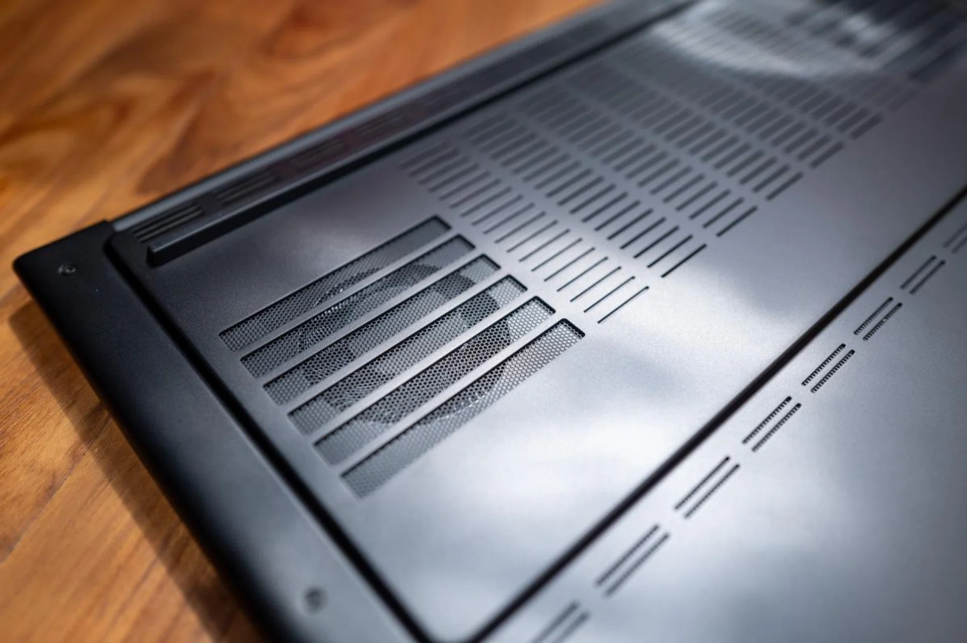 Cooling is provided by fans on both ends of the Blade 16. Photo: HWZ