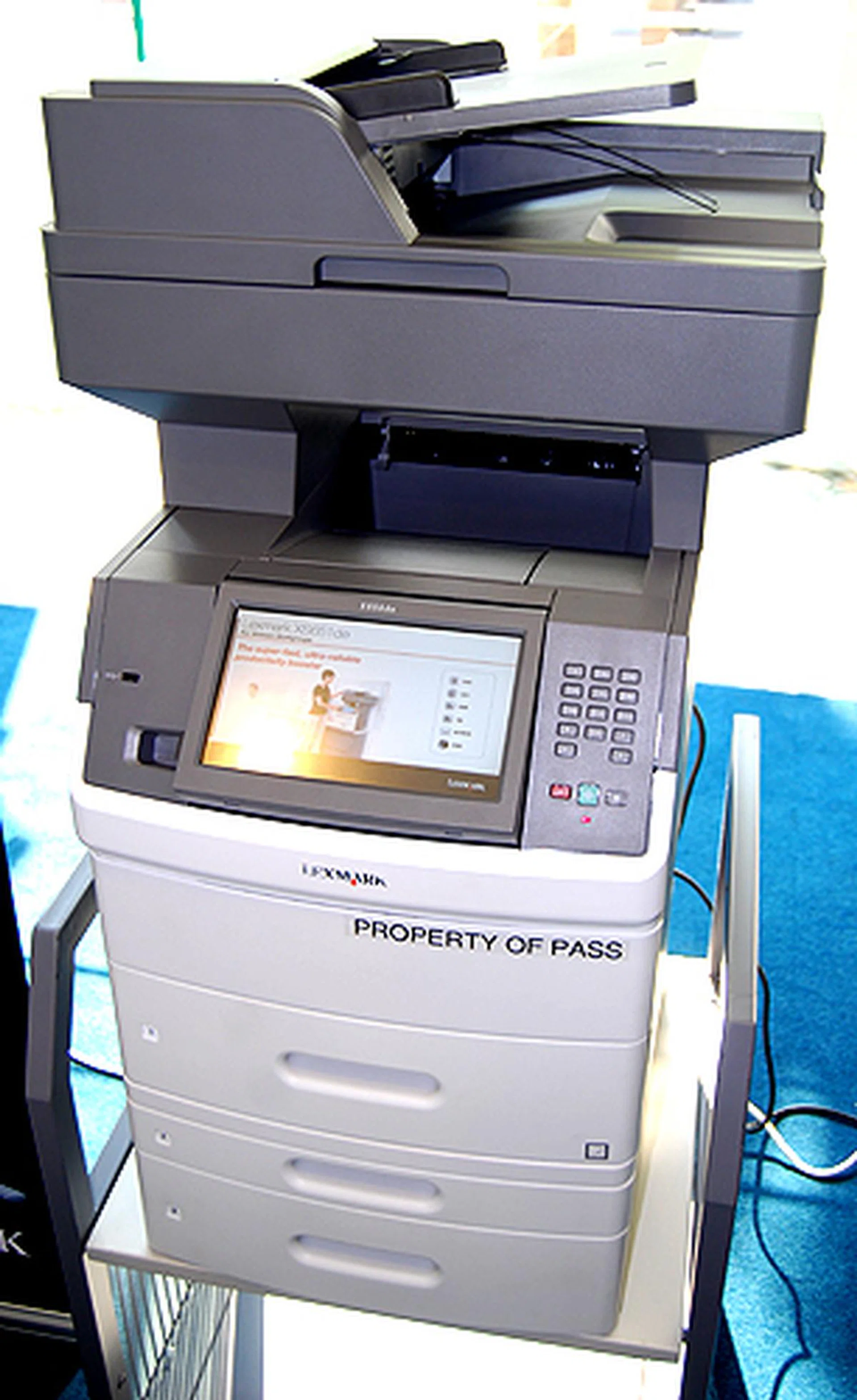 For large workgroups, there is the x656de multi-function monochrome laser printer. It prints, scans, faxes and copies, and is about to print a staggering 36000 pages on a solo extra-high-yield cartridge. It also features the highly customizable e-Task interface.
