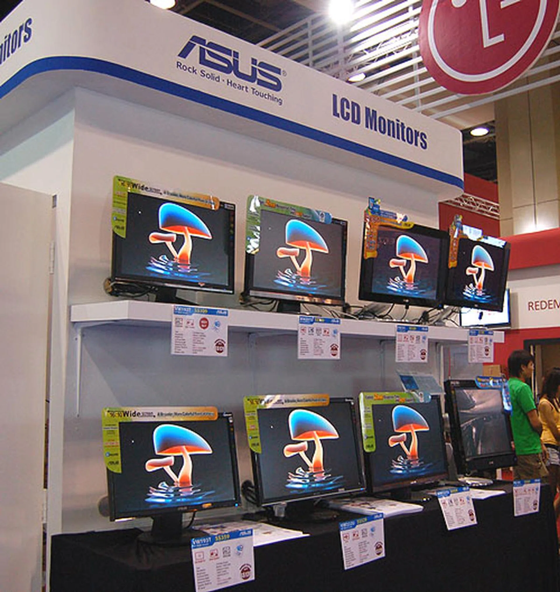  Though they may not be the biggest LCD brand in the local market, ASUS has a comprehensive lineup and some very extremely attractive LCDs monitors on display at their booth.  