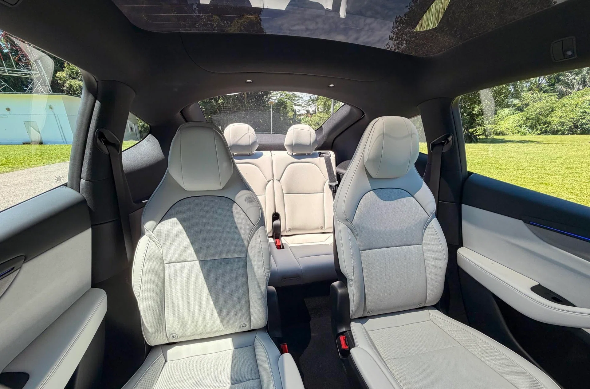 Tesla Model Y L seats