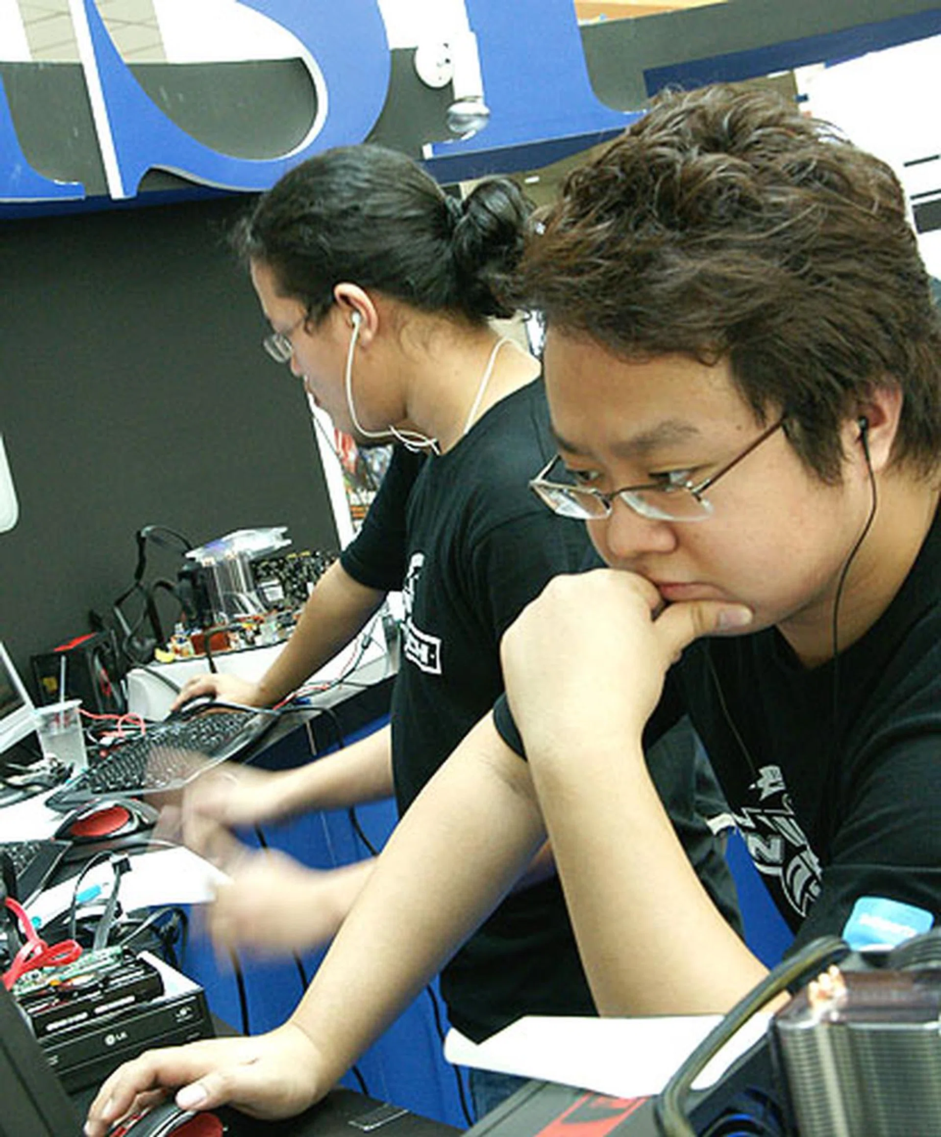  Nothing like listening to music to get into the groove for overclocking?  