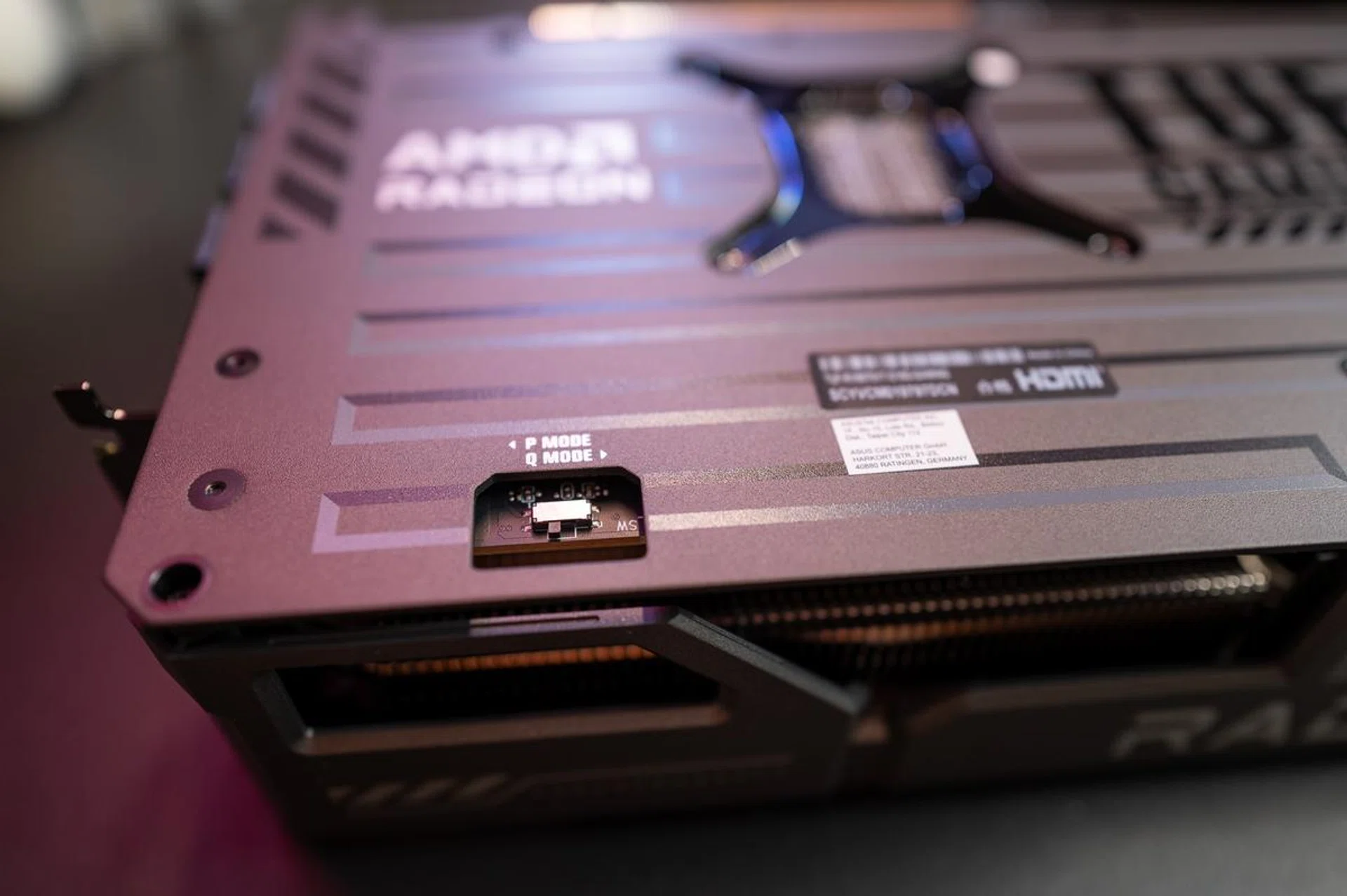 While you can switch between "Performance" and "Quite" modes, there's no compelling reason to choose the latter. Photo: HWZ