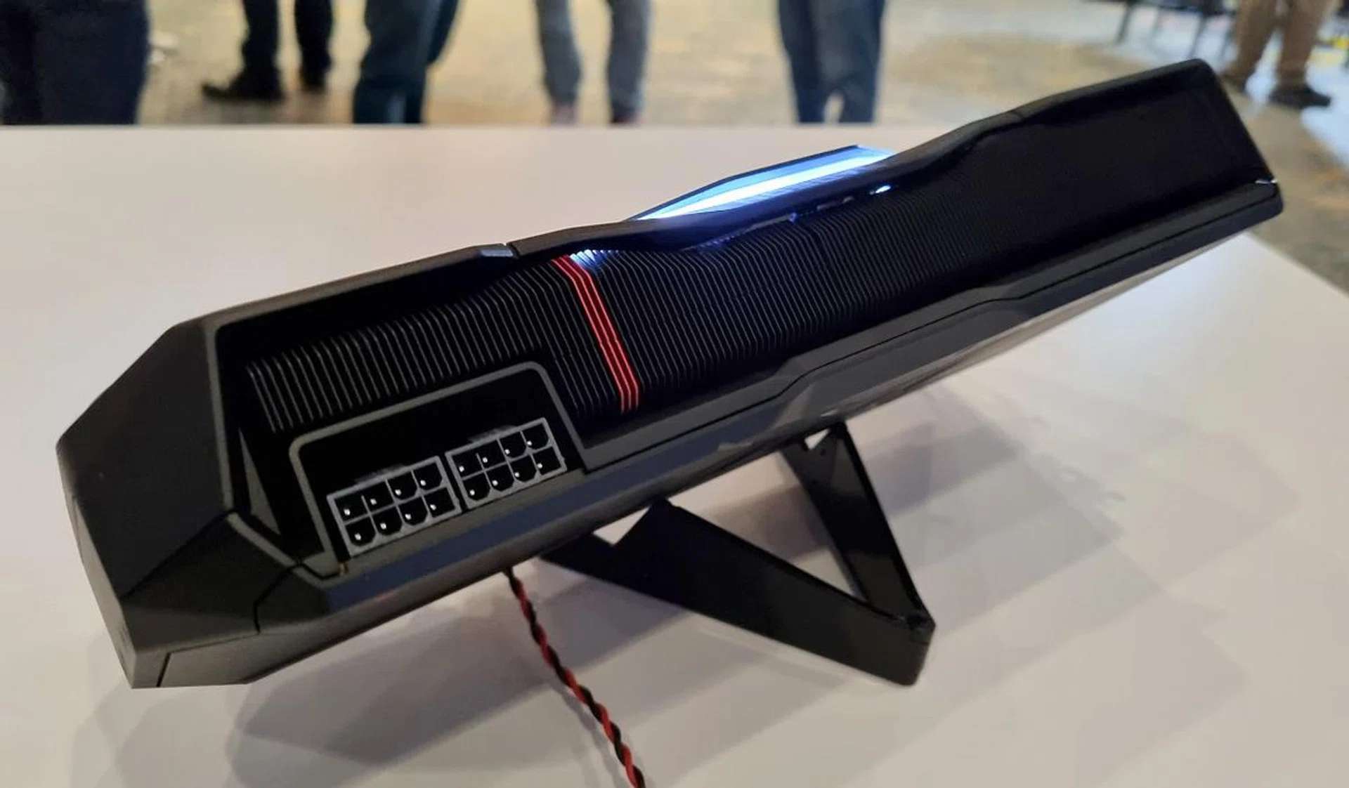 Power requirements are taken care of by two standard 8-pin PCIe auxiliary power connectors. Nothing fancy, and far older systems can easily welcome this new graphics powerhouse as long as they have a PSU rated higher than 750W (preferably 800W for the XTX model).