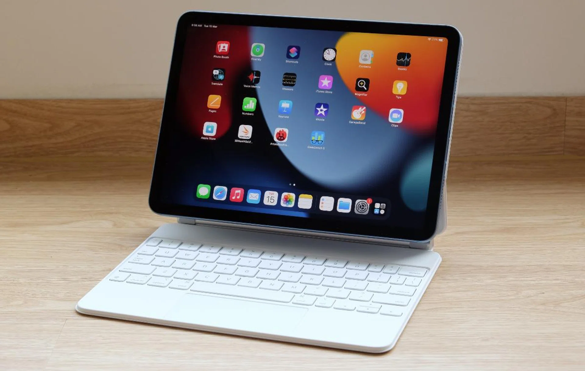The newest iPad Air gets an M1 chip and some other nice updates all around.
