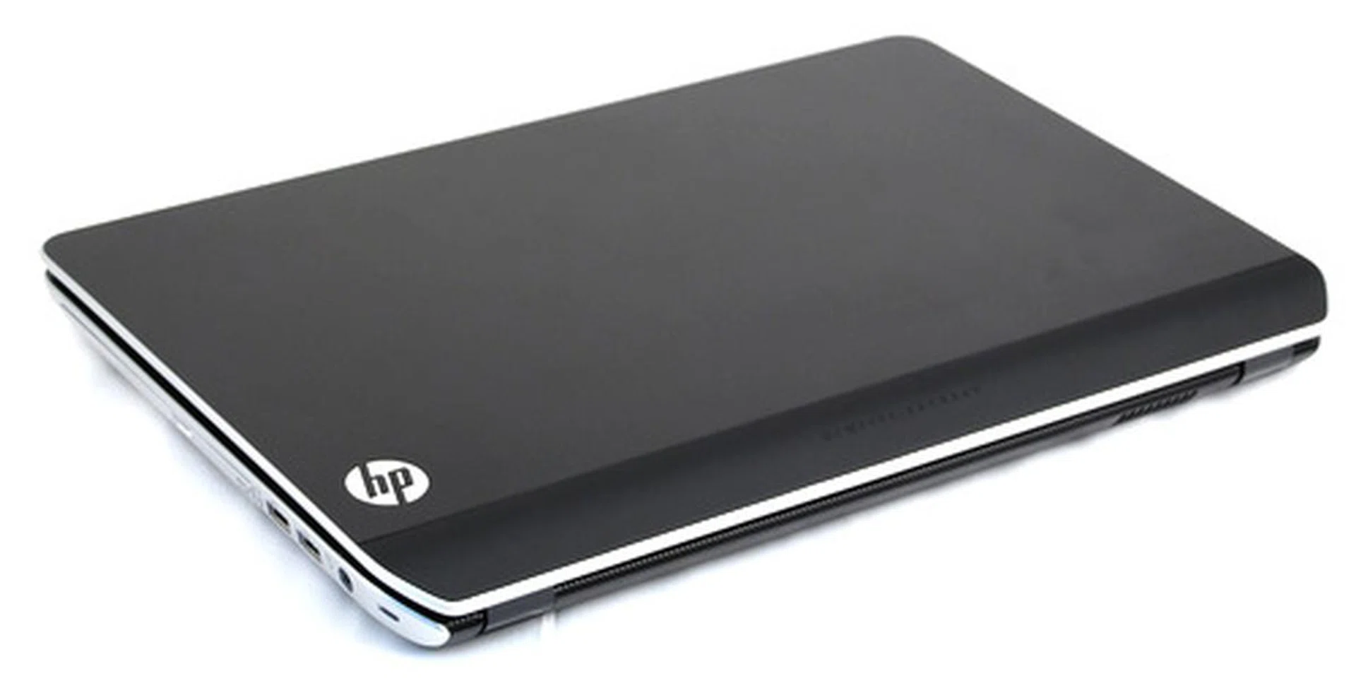 The aluminum alloy lid lends an incredibly solid feel to the dv6, not only in terms of looks but also in build quality. 
